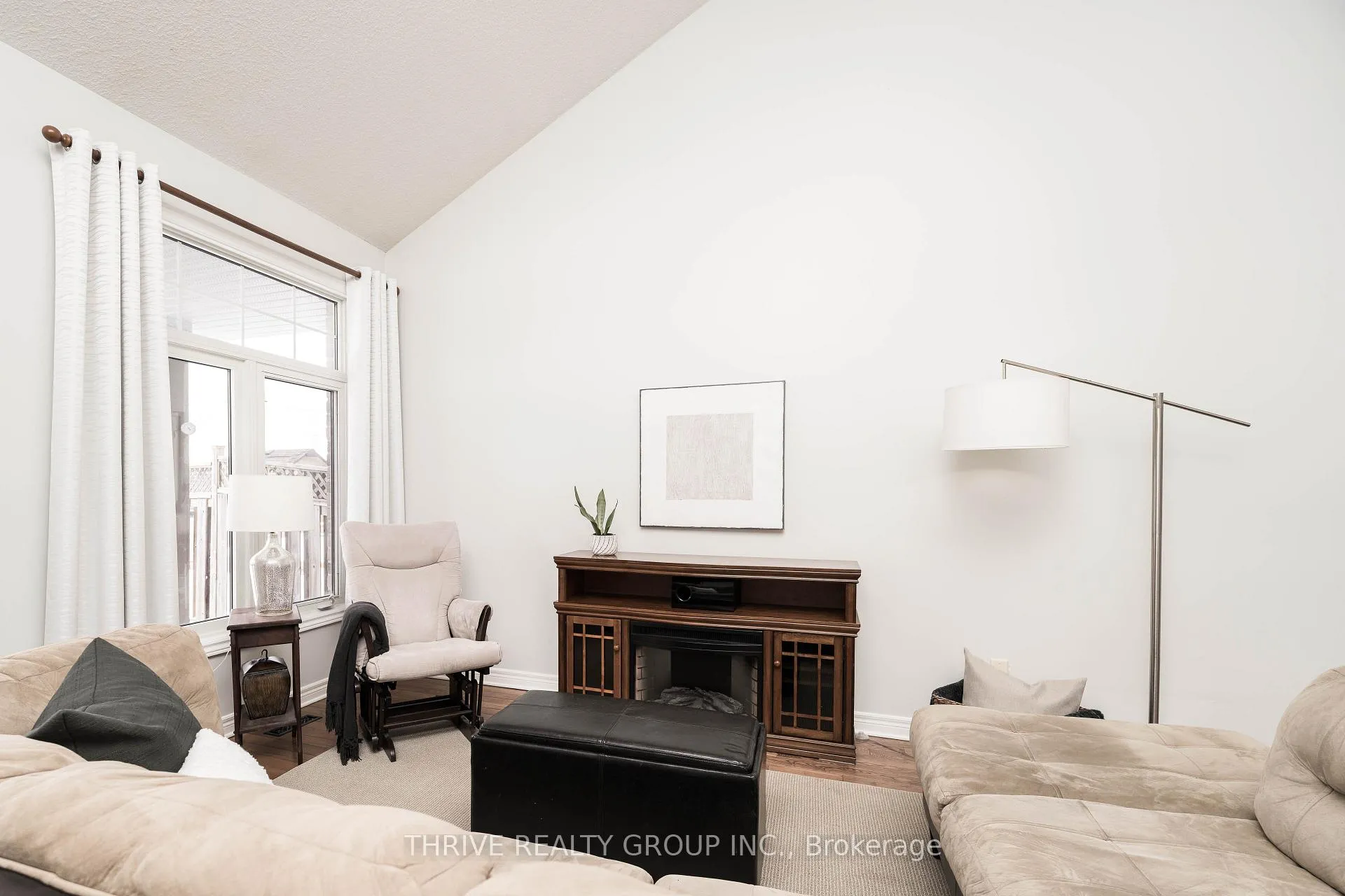 Photo 8 of 53 Brookside Drive, St. Thomas — HOMEH