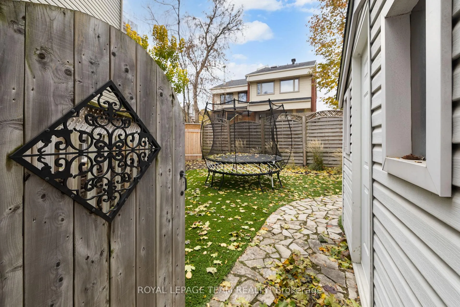 Photo 39 of 112 Cole Porter Street, Ottawa, Woodroffe — HOMEH