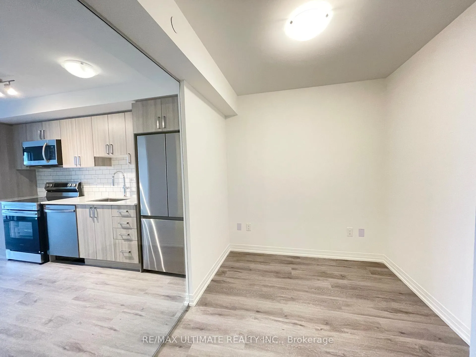 Photo 10 of Unit 606, 1010 Sandy Beach Road, Pickering, Bay Ridges — HOMEH