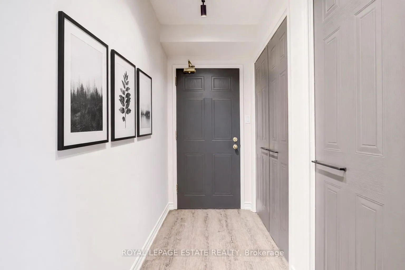 Photo 3 of Unit 204, 26 Hall Road, Halton Hills, Georgetown — HOMEH