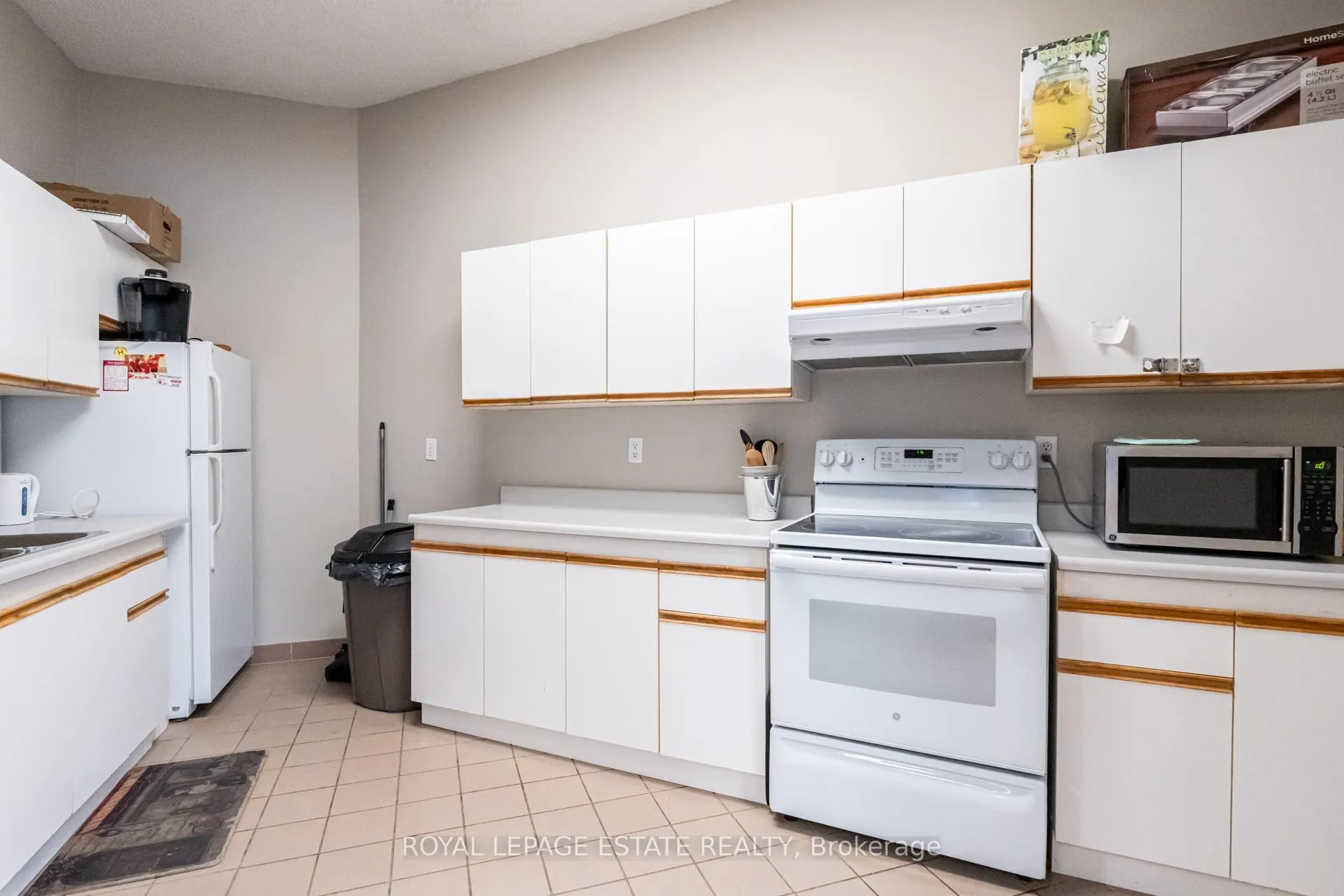 Photo 30 of Unit 204, 26 Hall Road, Halton Hills, Georgetown — HOMEH