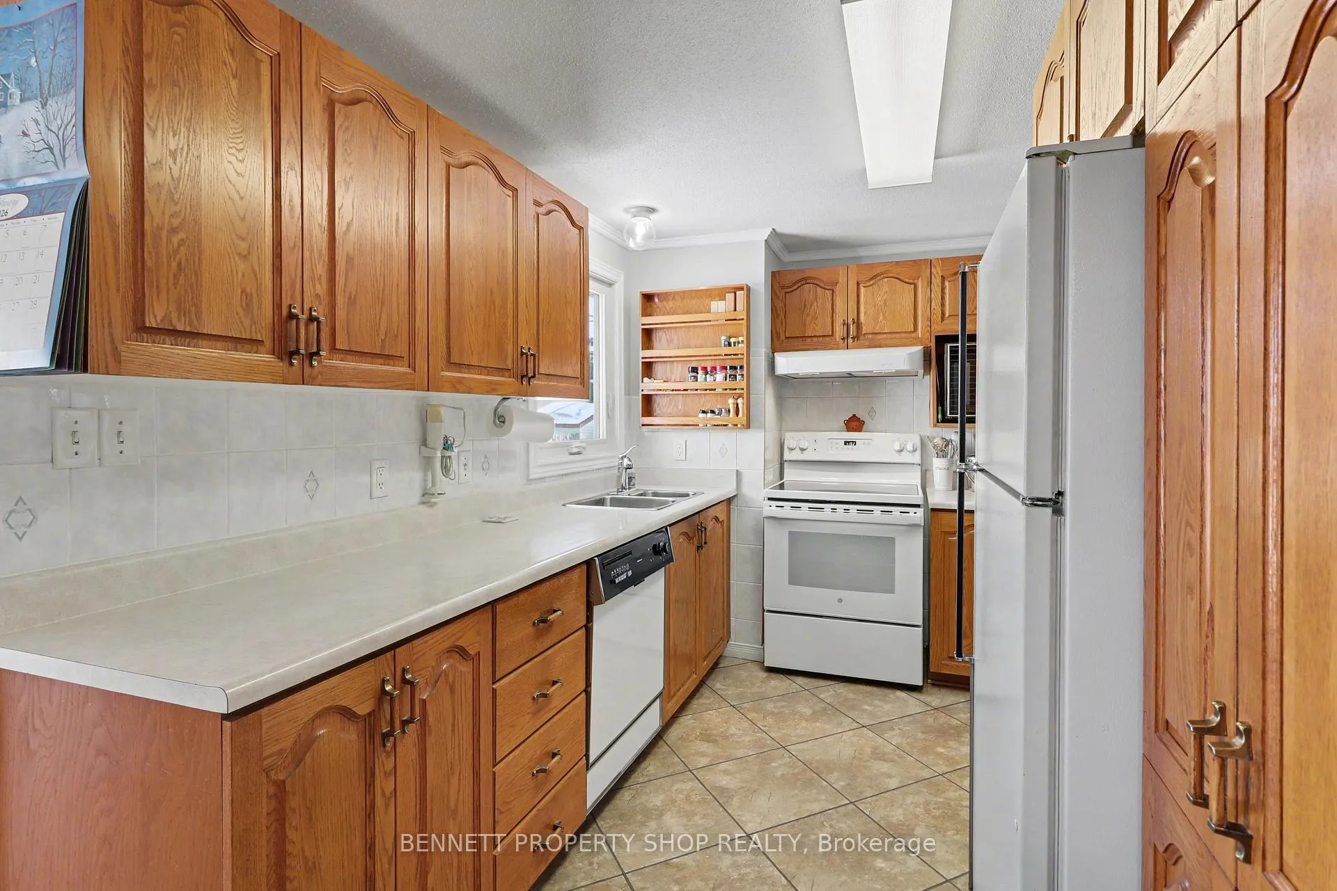 Photo 5 of 1503 Blackheath Street, Ottawa, Bilberry Creek/Queenswood Heights — HOMEH