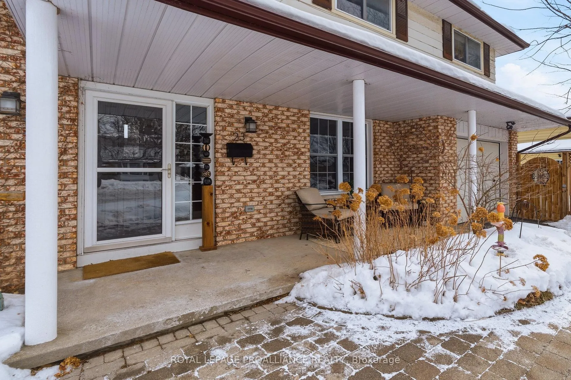Photo 3 of 23 Diamond Crescent, Belleville, Belleville Ward — HOMEH