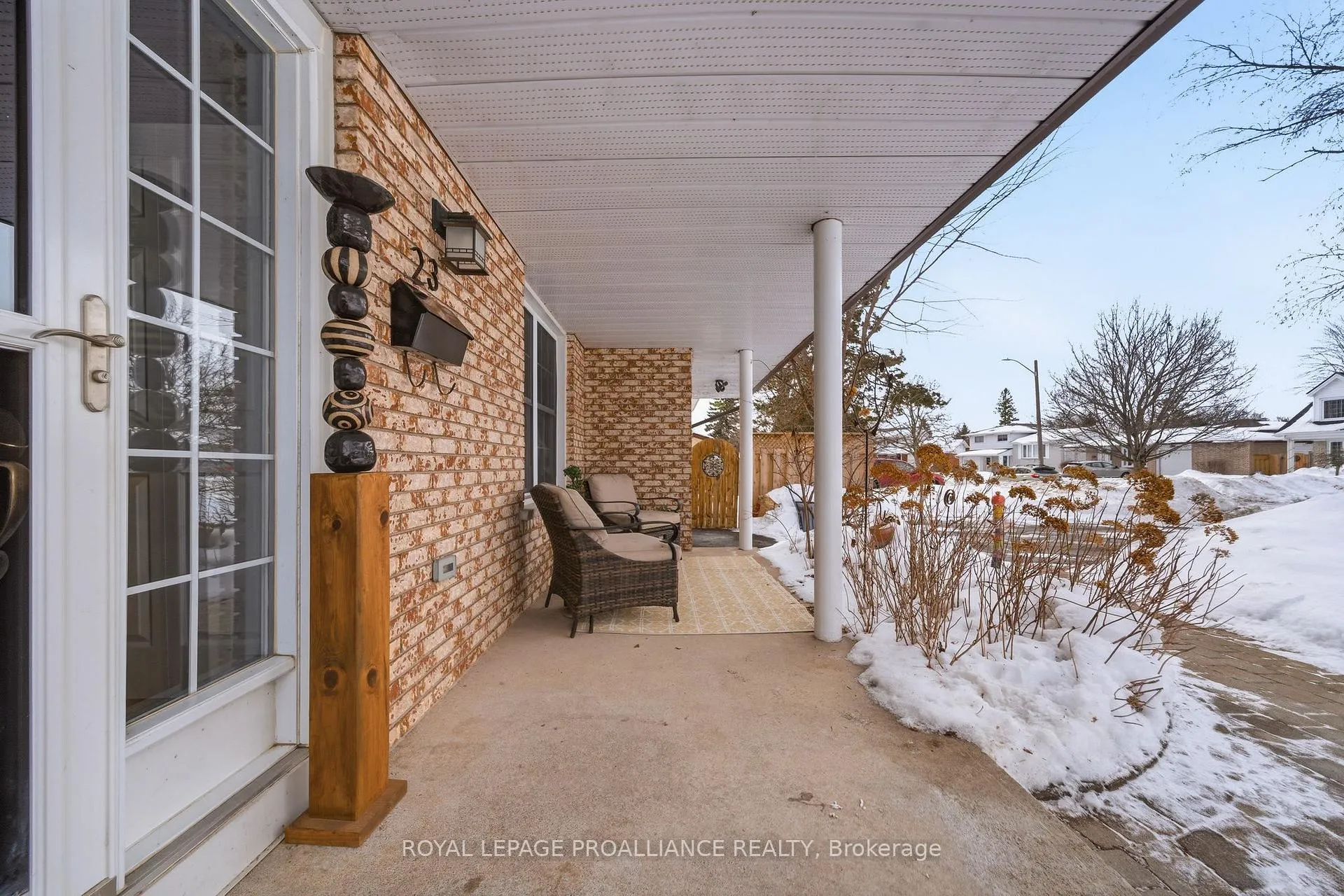 Photo 4 of 23 Diamond Crescent, Belleville, Belleville Ward — HOMEH