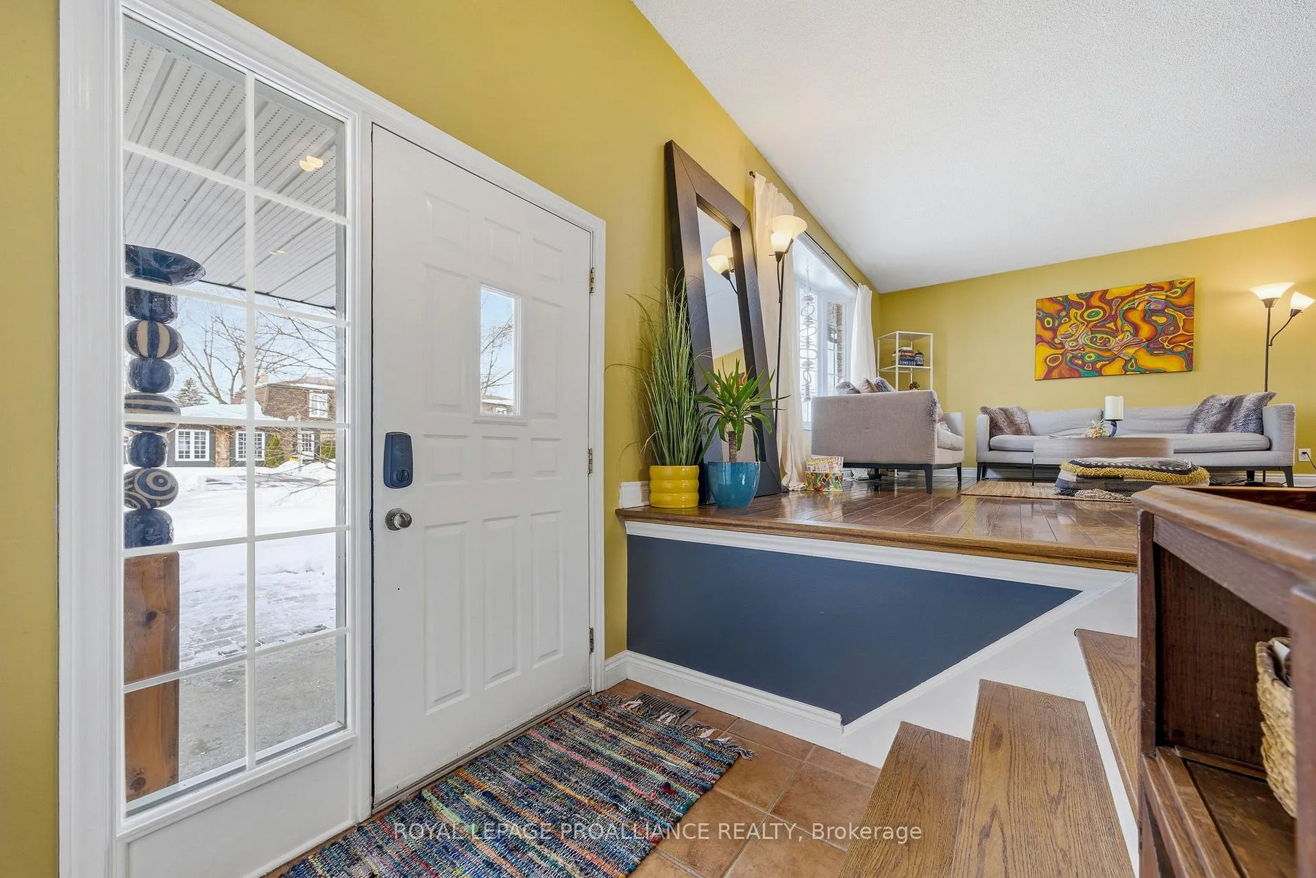 Photo 5 of 23 Diamond Crescent, Belleville, Belleville Ward — HOMEH
