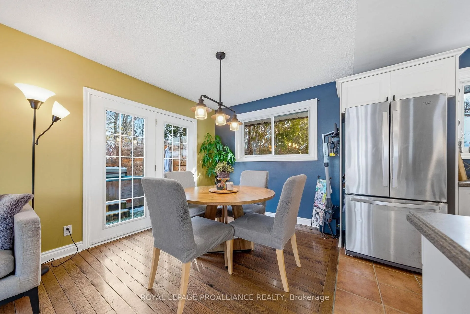 Photo 14 of 23 Diamond Crescent, Belleville, Belleville Ward — HOMEH