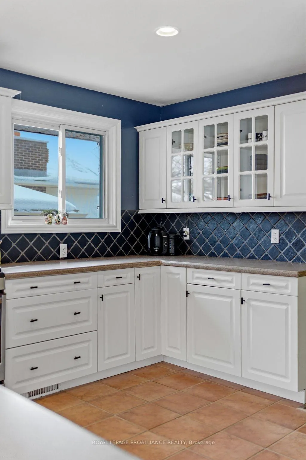 Photo 17 of 23 Diamond Crescent, Belleville, Belleville Ward — HOMEH
