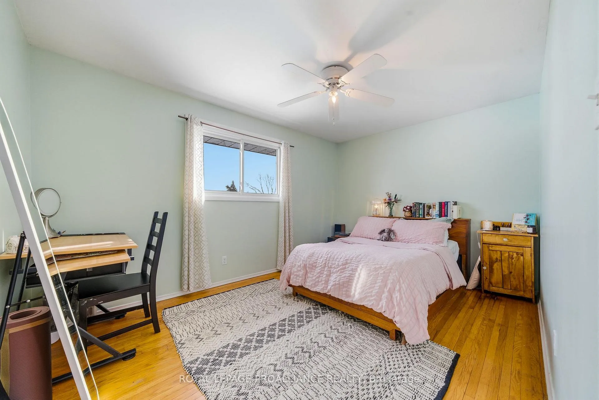 Photo 27 of 23 Diamond Crescent, Belleville, Belleville Ward — HOMEH