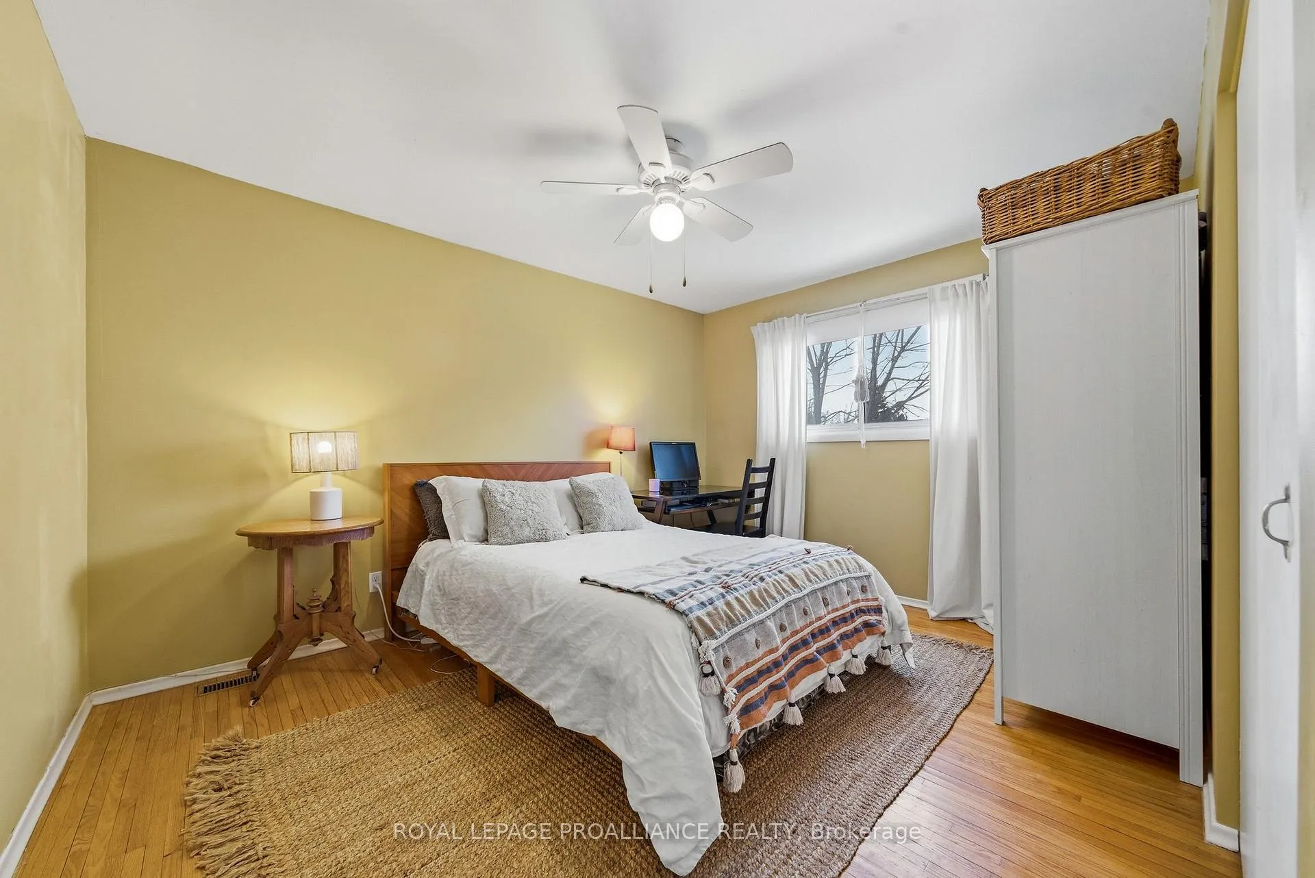 Photo 29 of 23 Diamond Crescent, Belleville, Belleville Ward — HOMEH
