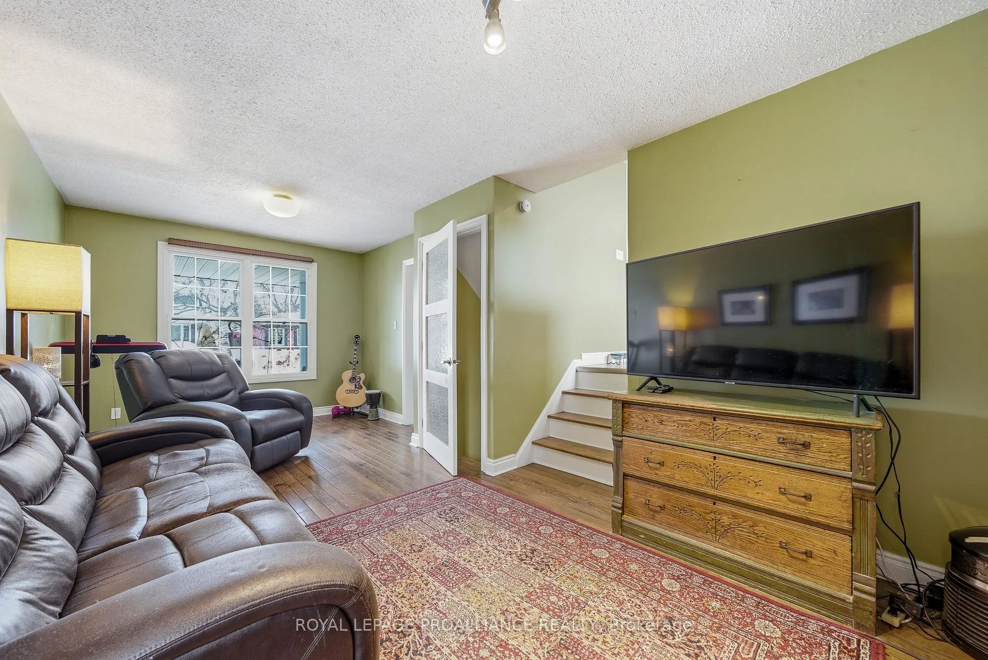 Photo 36 of 23 Diamond Crescent, Belleville, Belleville Ward — HOMEH