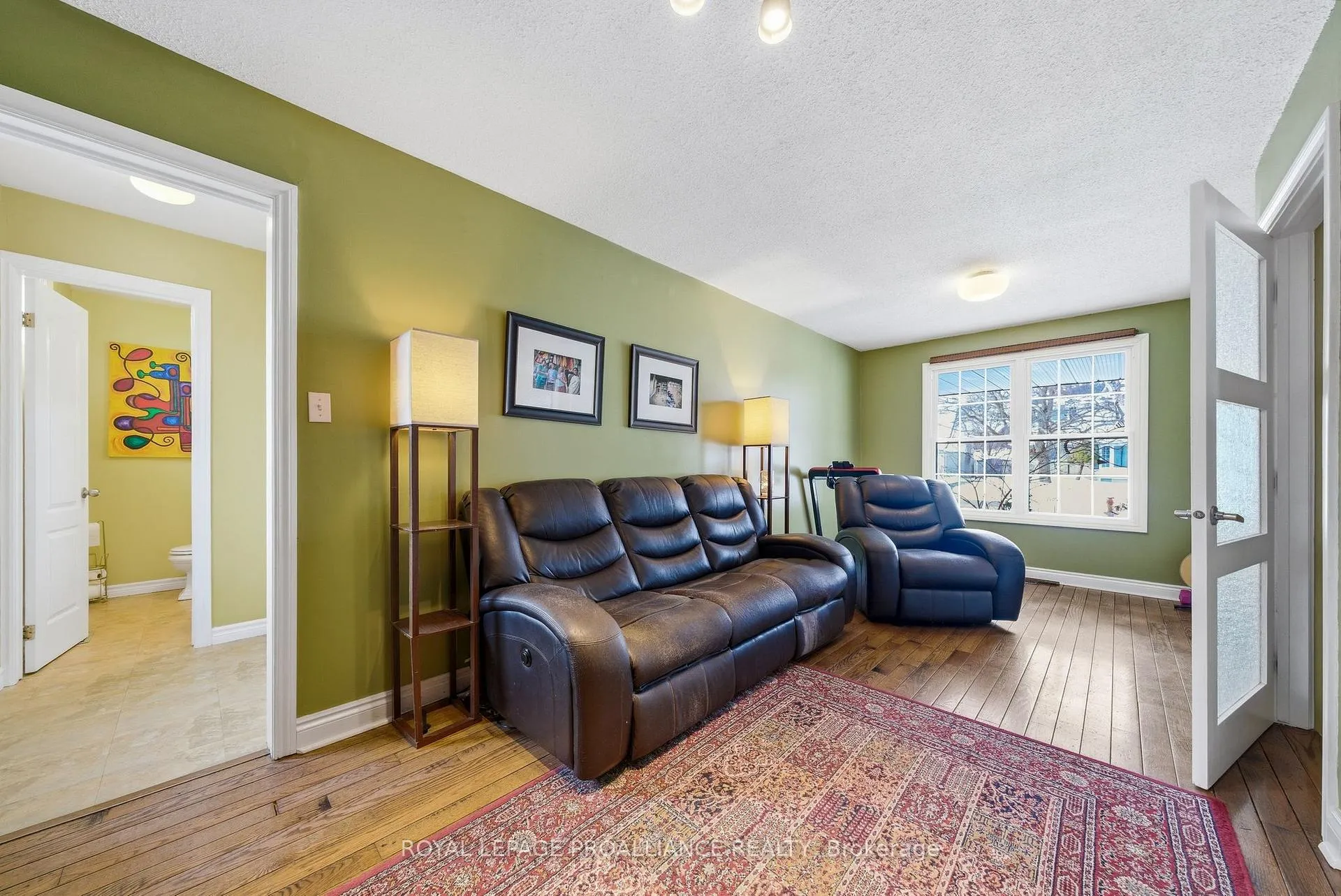 Photo 37 of 23 Diamond Crescent, Belleville, Belleville Ward — HOMEH