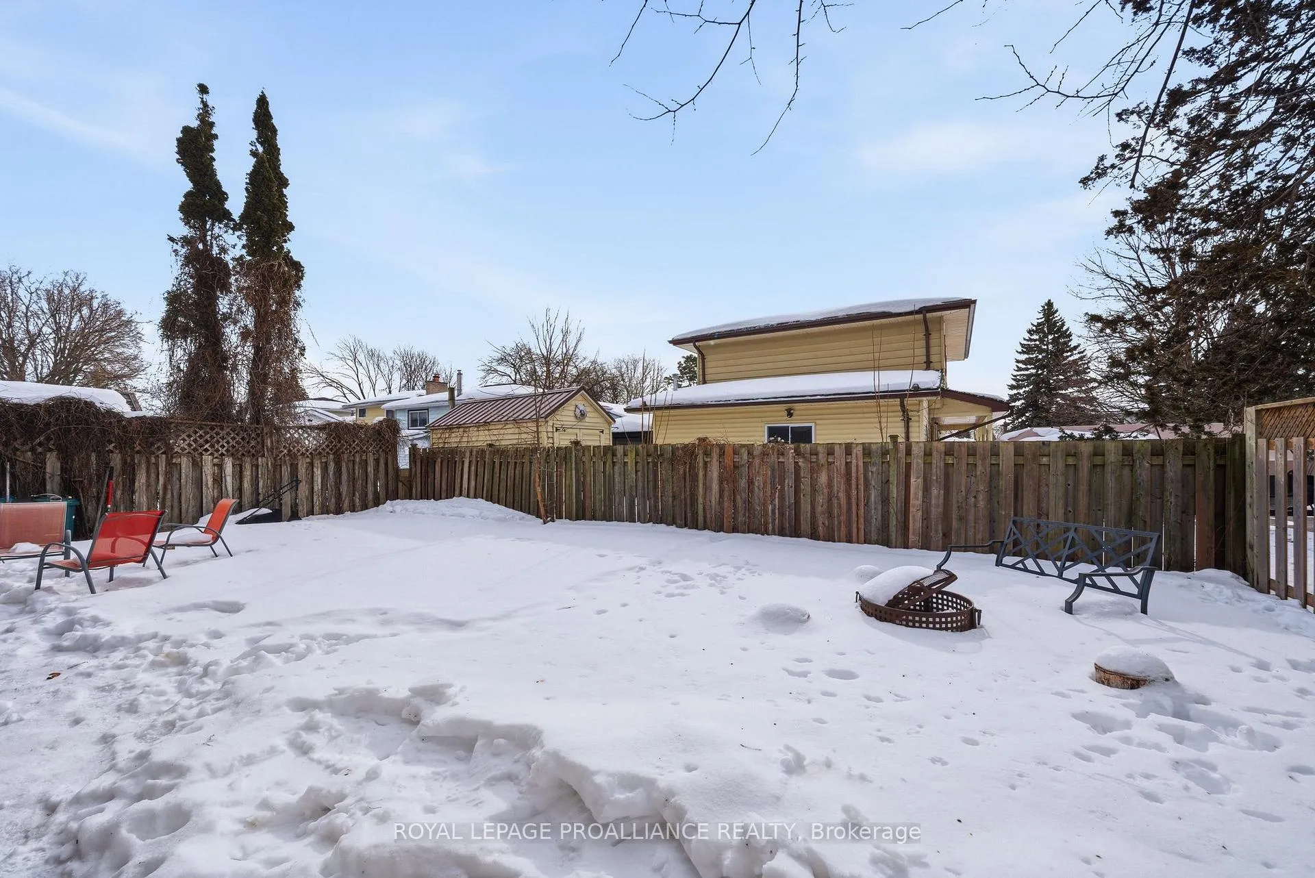 Photo 44 of 23 Diamond Crescent, Belleville, Belleville Ward — HOMEH