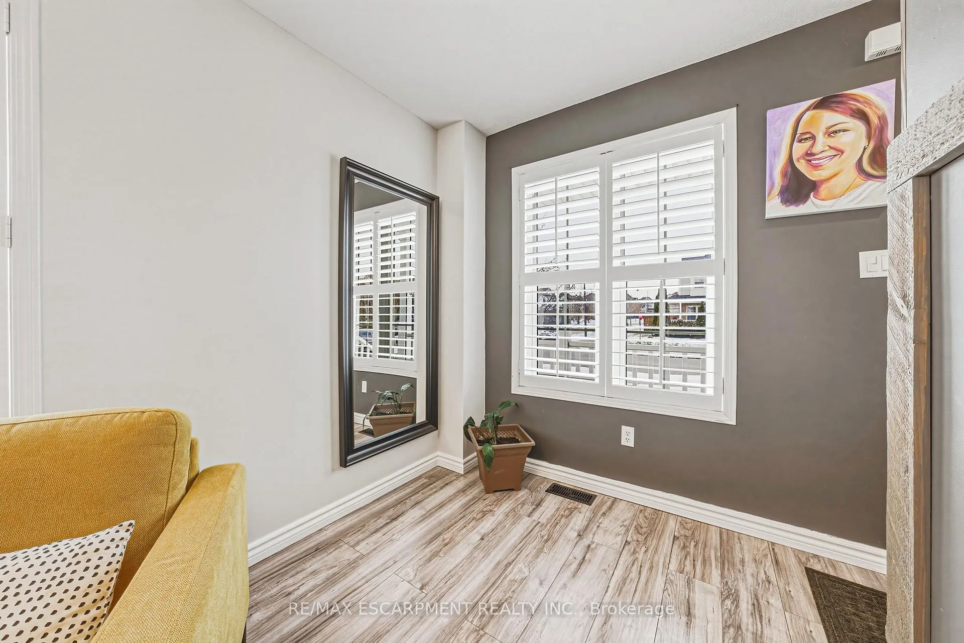 Photo 10 of 103 Powell Drive, Hamilton, Binbrook — HOMEH