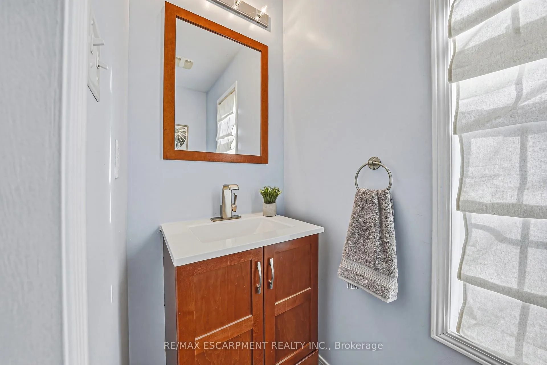 Photo 11 of 103 Powell Drive, Hamilton, Binbrook — HOMEH