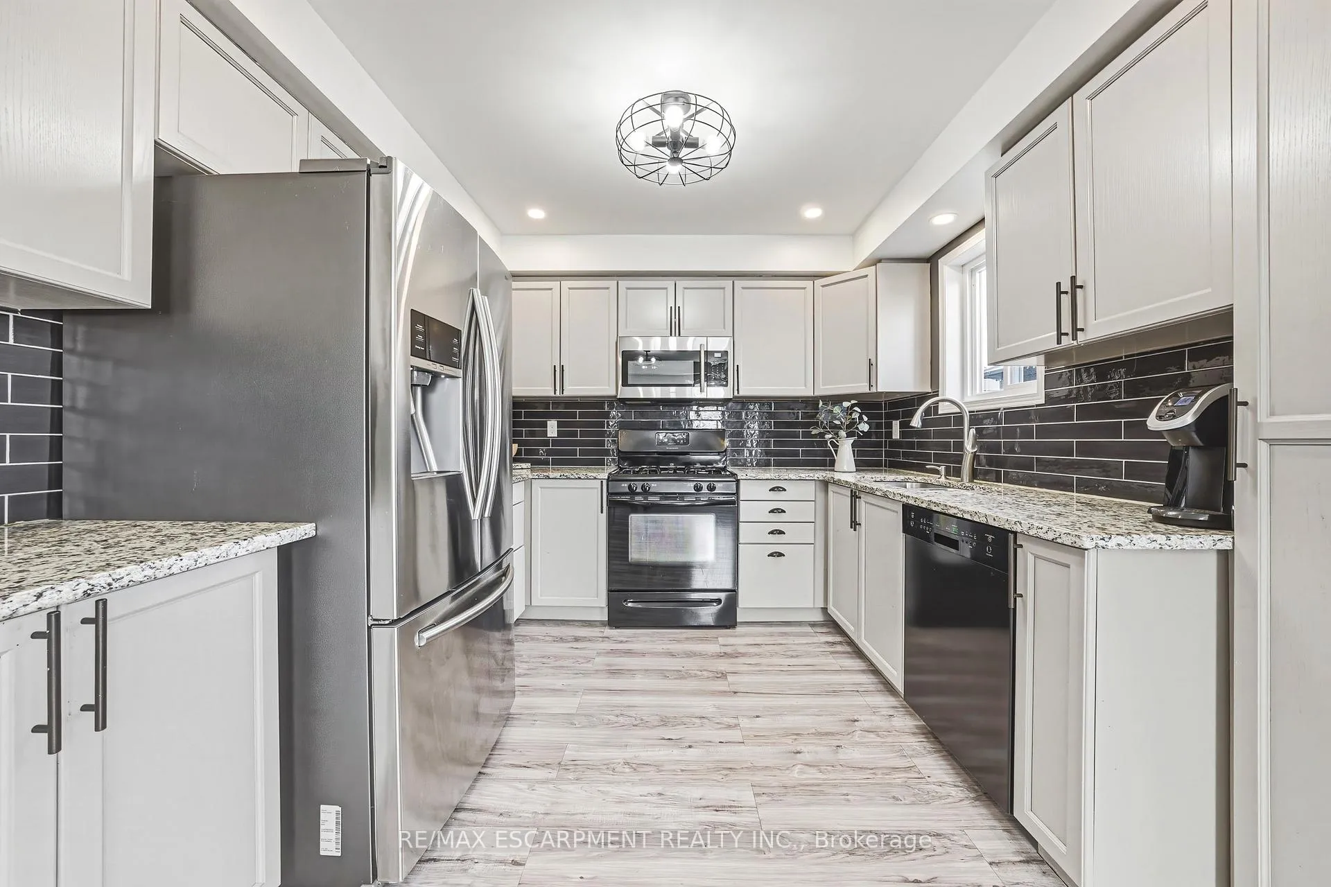 Photo 15 of 103 Powell Drive, Hamilton, Binbrook — HOMEH
