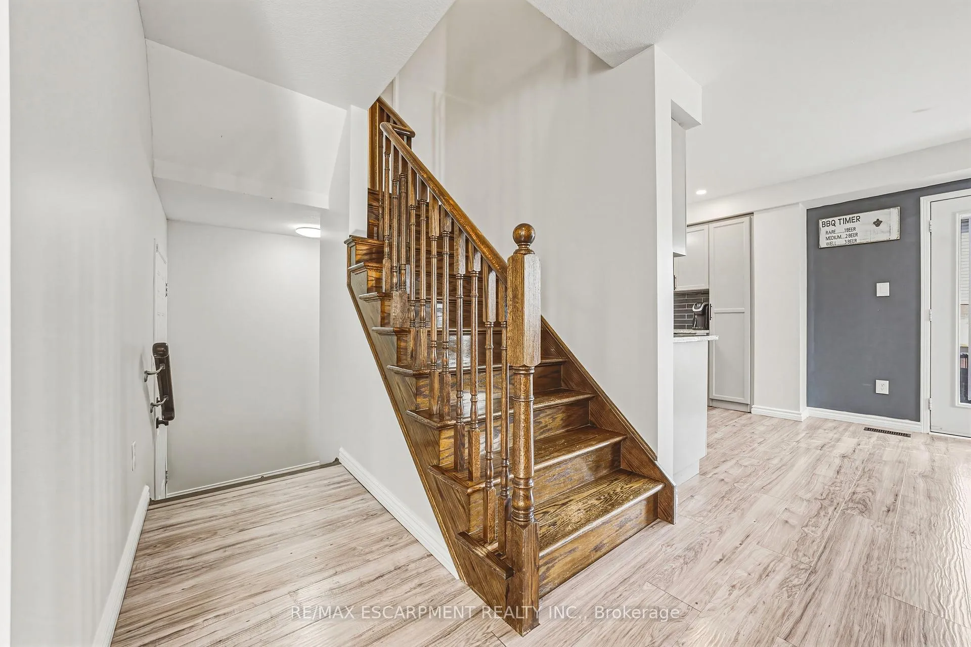 Photo 19 of 103 Powell Drive, Hamilton, Binbrook — HOMEH