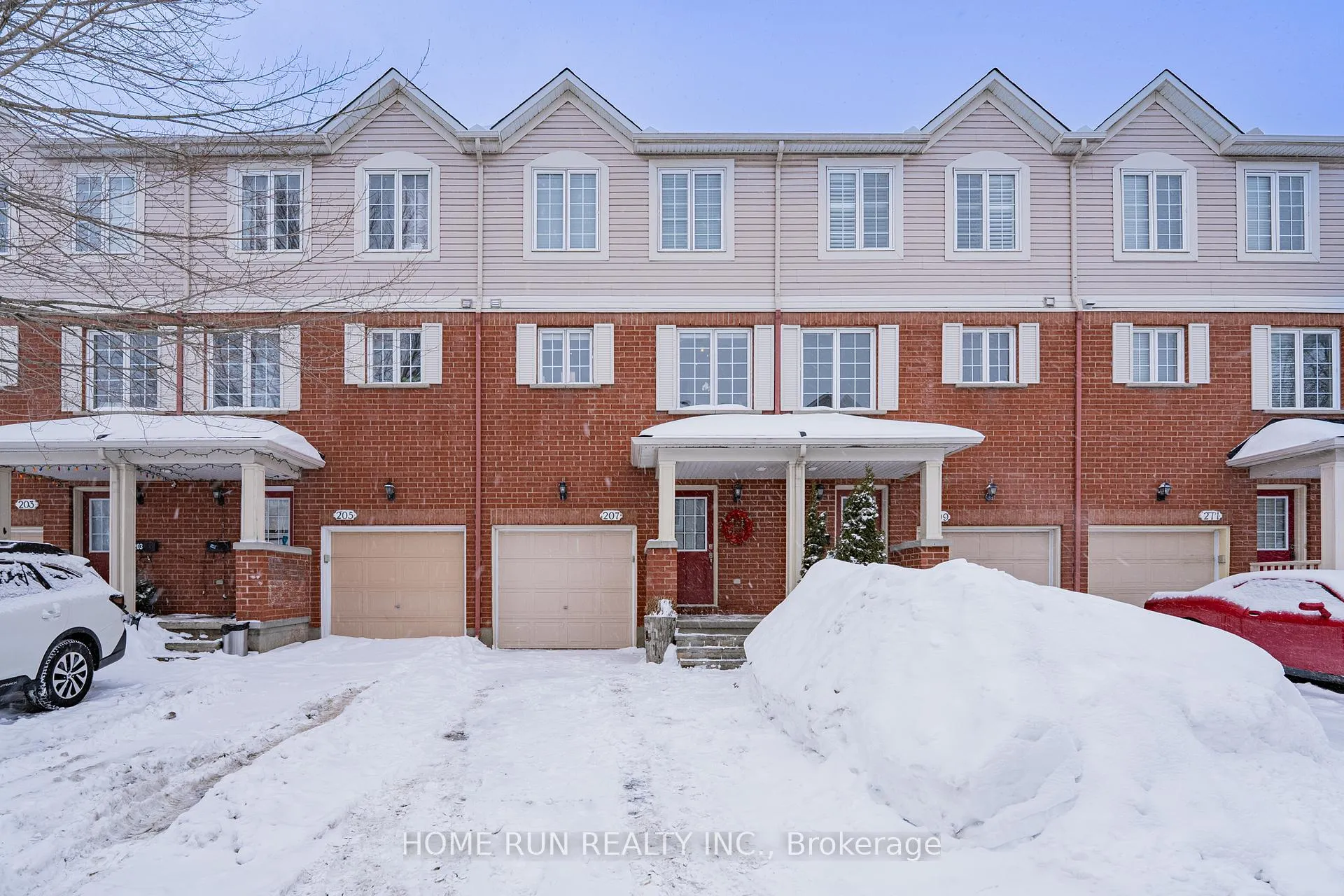 Front of Unit 207, 90 Edenvale Drive
