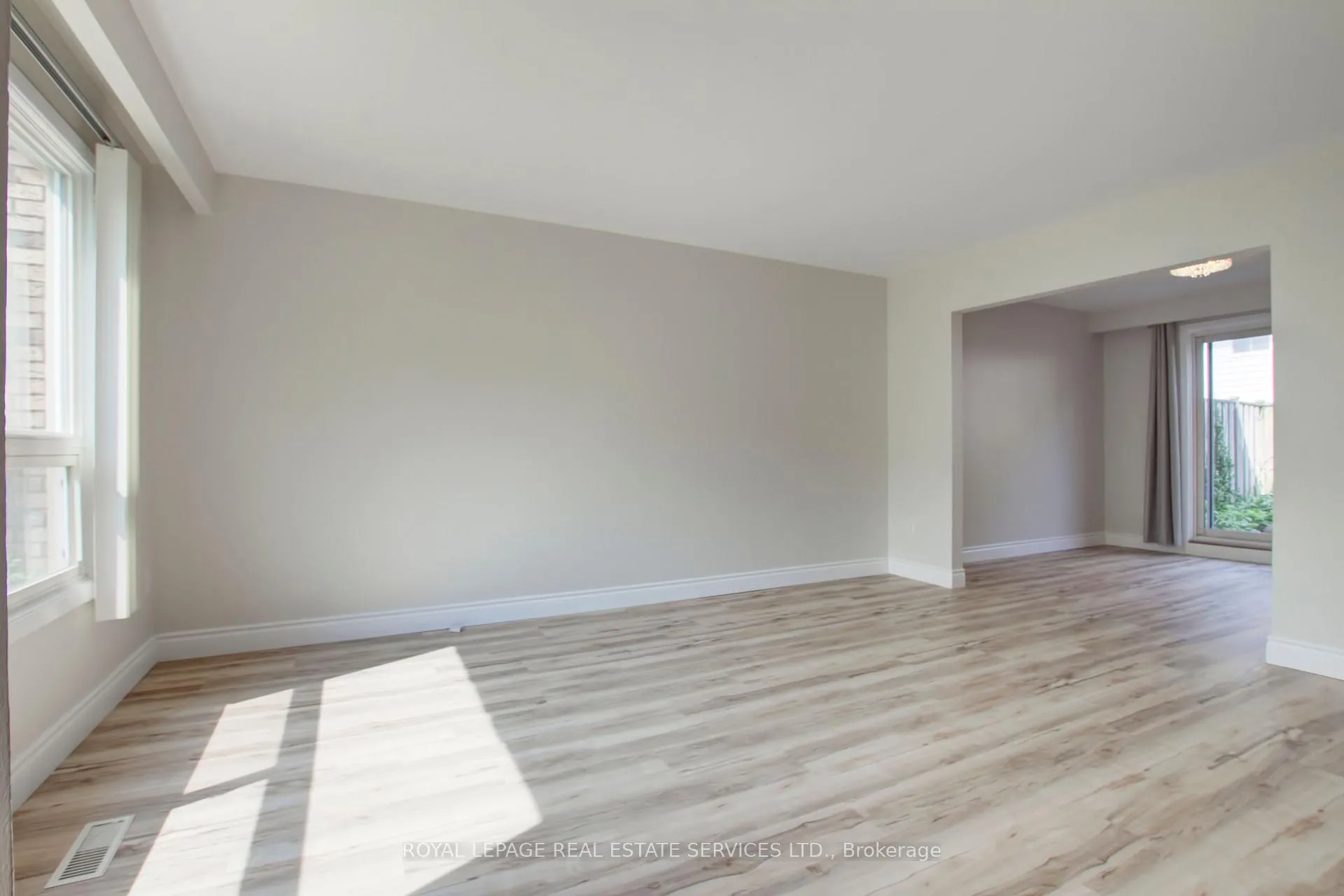 Photo 5 of Unit 37, 5475 Lakeshore Road, Burlington, Appleby — HOMEH
