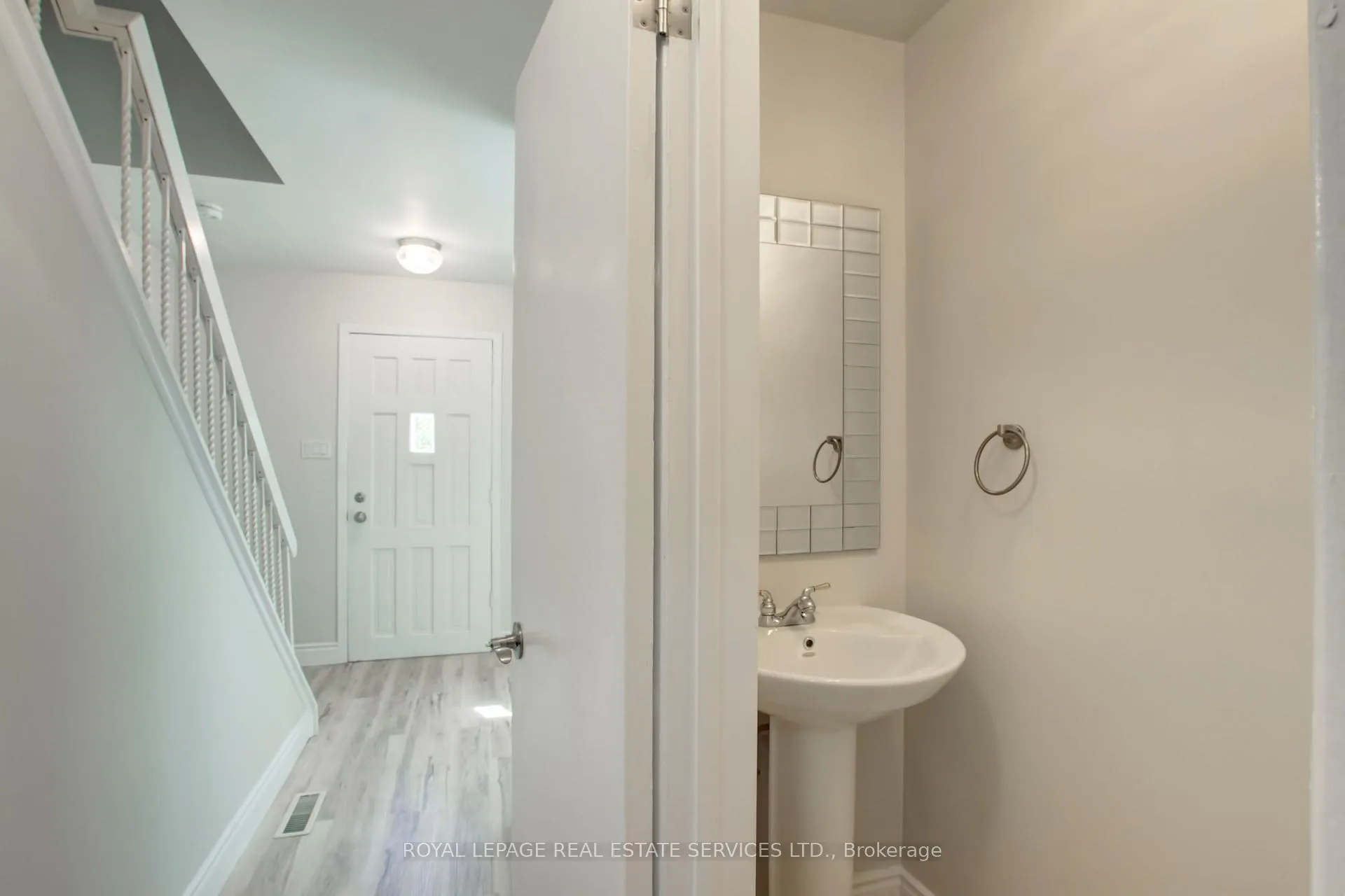 Photo 15 of Unit 37, 5475 Lakeshore Road, Burlington, Appleby — HOMEH