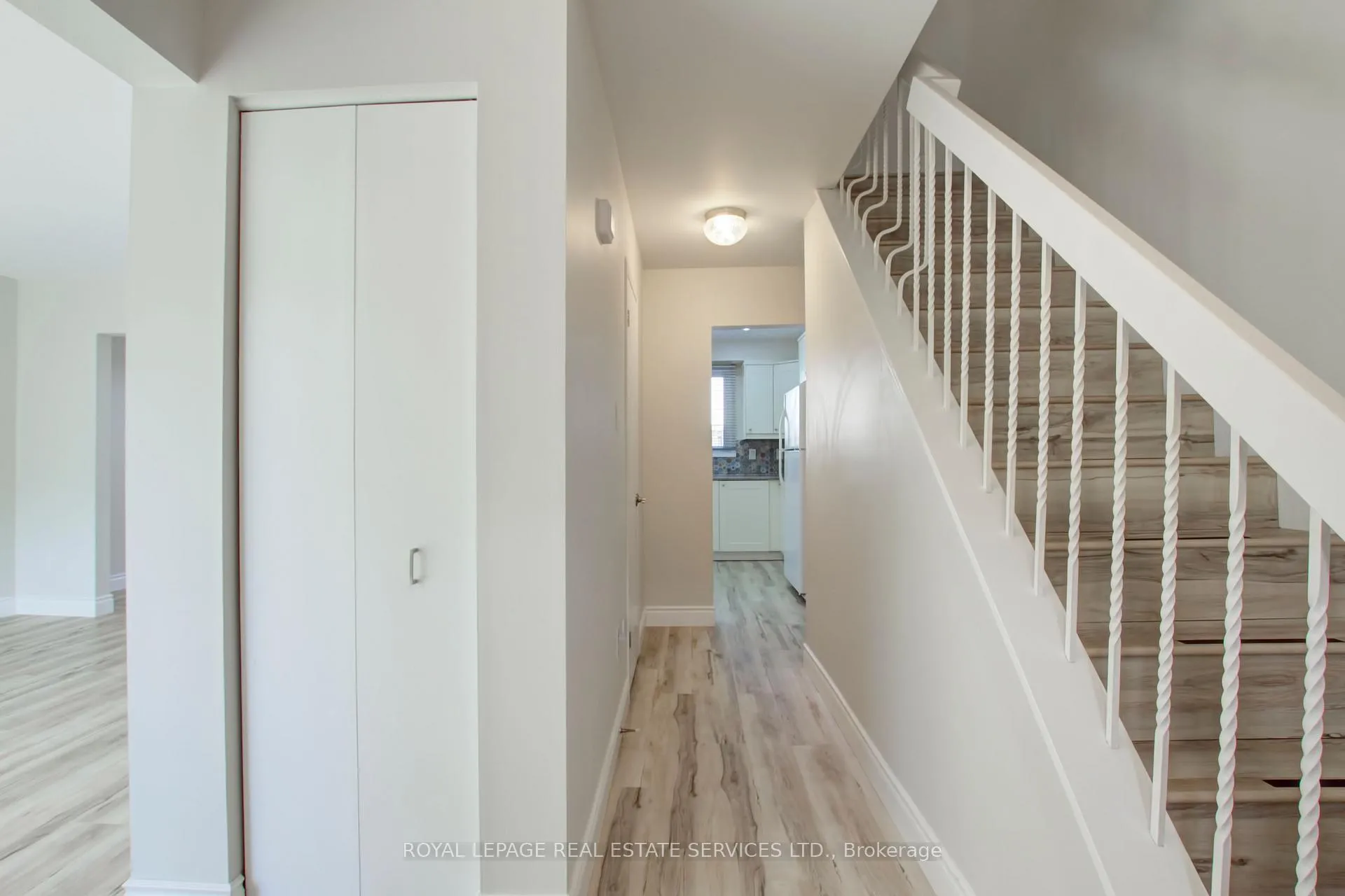 Photo 16 of Unit 37, 5475 Lakeshore Road, Burlington, Appleby — HOMEH