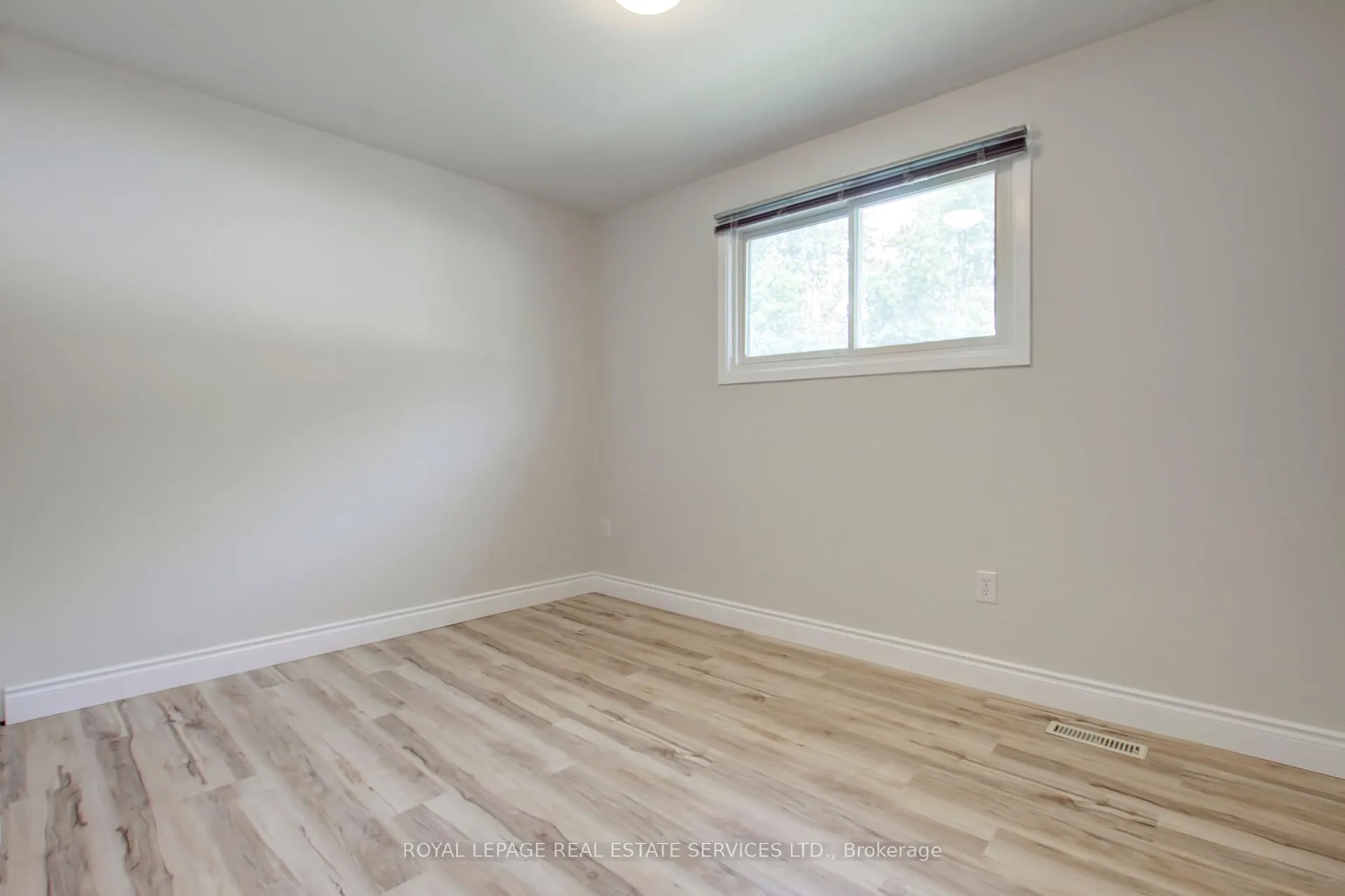 Photo 19 of Unit 37, 5475 Lakeshore Road, Burlington, Appleby — HOMEH