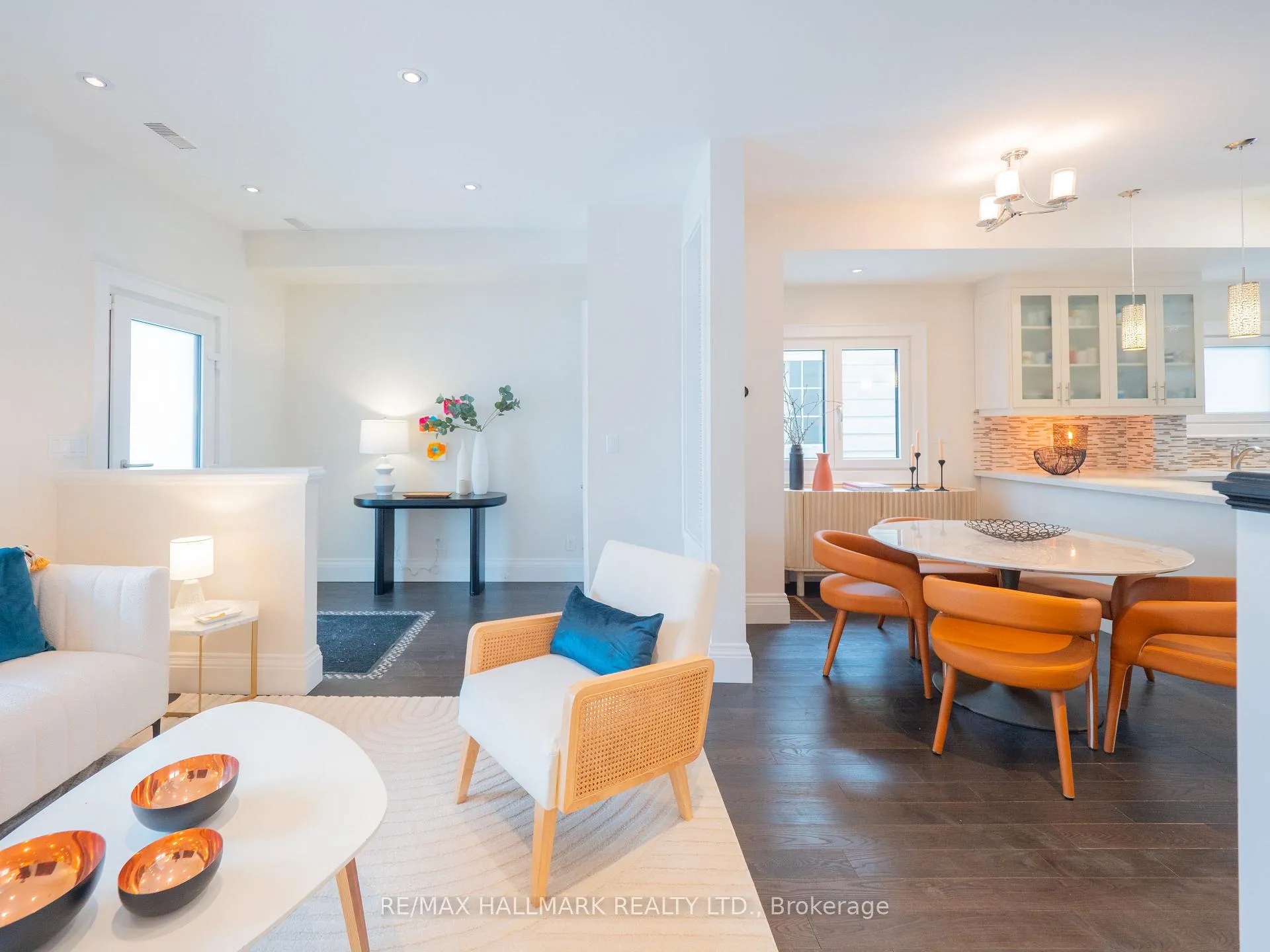 Photo 5 of 218 Westlake Avenue, Toronto, Woodbine-Lumsden — HOMEH