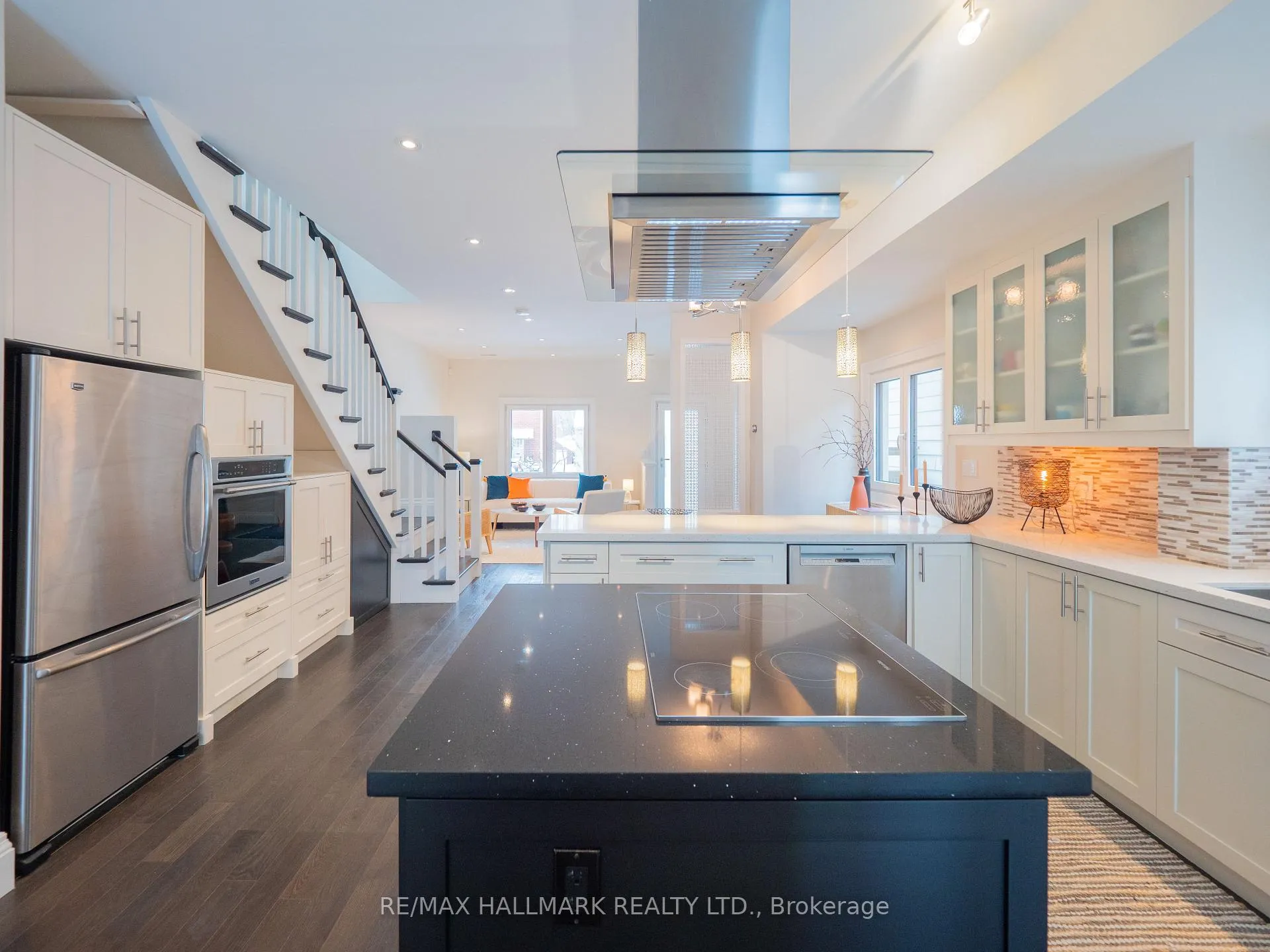 Photo 13 of 218 Westlake Avenue, Toronto, Woodbine-Lumsden — HOMEH