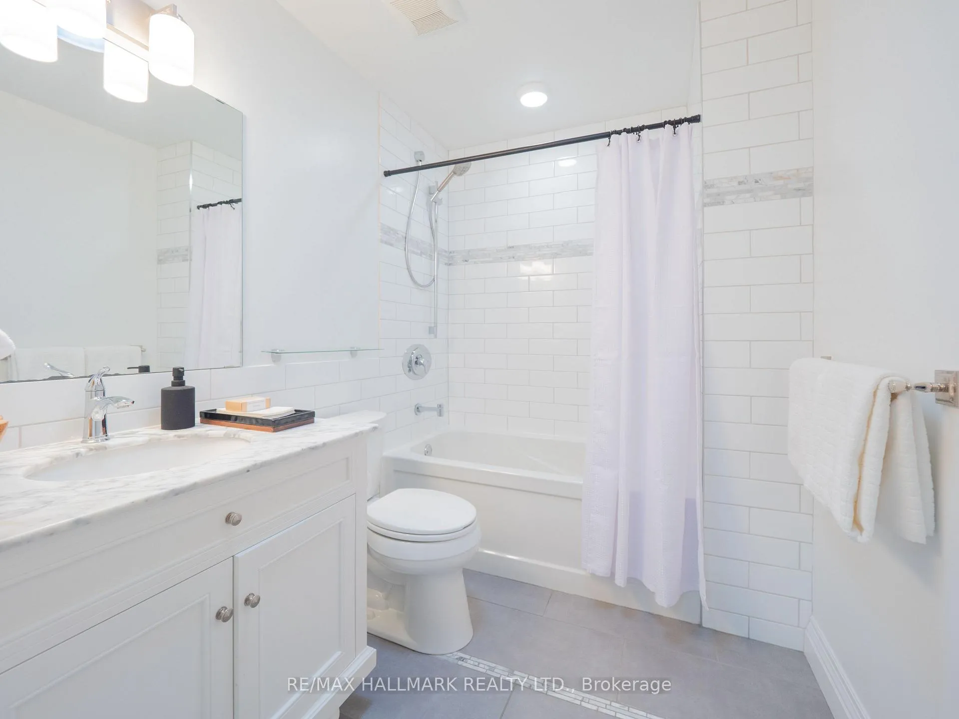 Photo 32 of 218 Westlake Avenue, Toronto, Woodbine-Lumsden — HOMEH