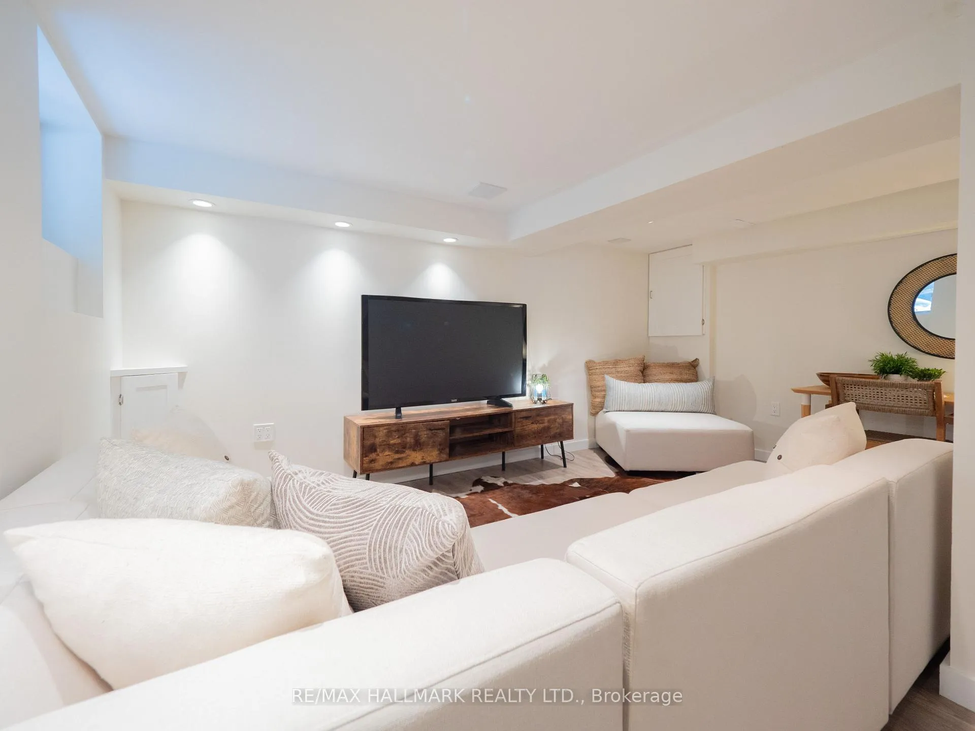 Photo 35 of 218 Westlake Avenue, Toronto, Woodbine-Lumsden — HOMEH
