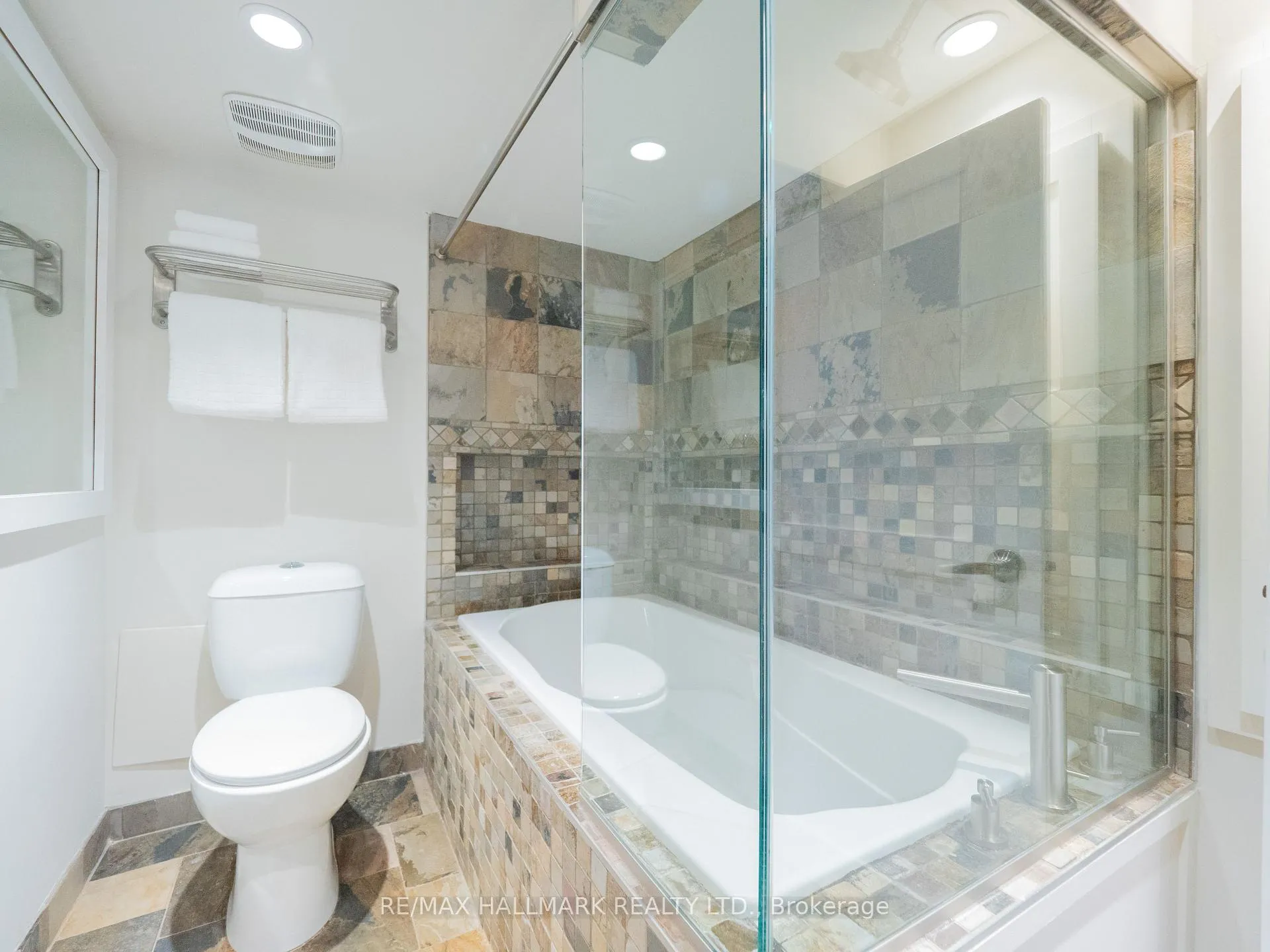 Photo 41 of 218 Westlake Avenue, Toronto, Woodbine-Lumsden — HOMEH