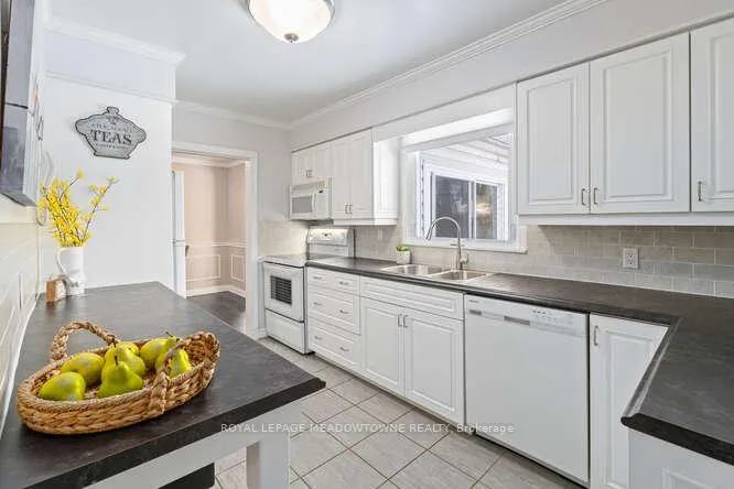 Photo 16 of 394 Wilson Avenue, Burlington, Shoreacres — HOMEH