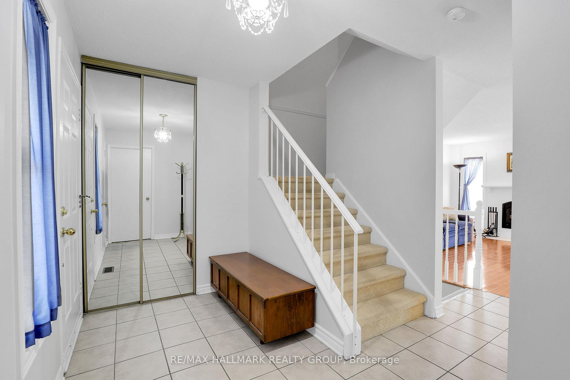 Photo 3 of 91 Langstrom Crescent, Ottawa, Hunt Club Park — HOMEH