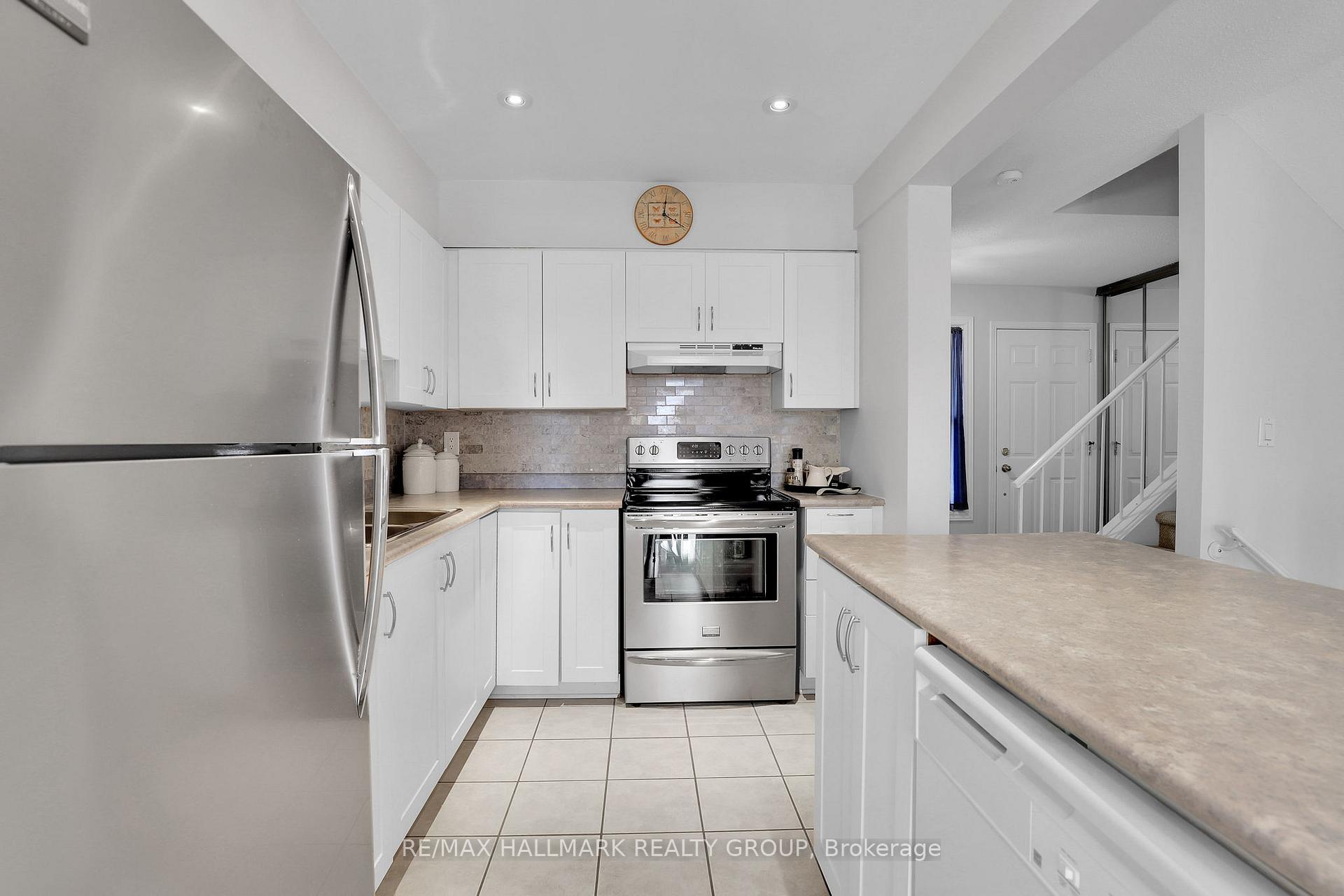 Photo 7 of 91 Langstrom Crescent, Ottawa, Hunt Club Park — HOMEH