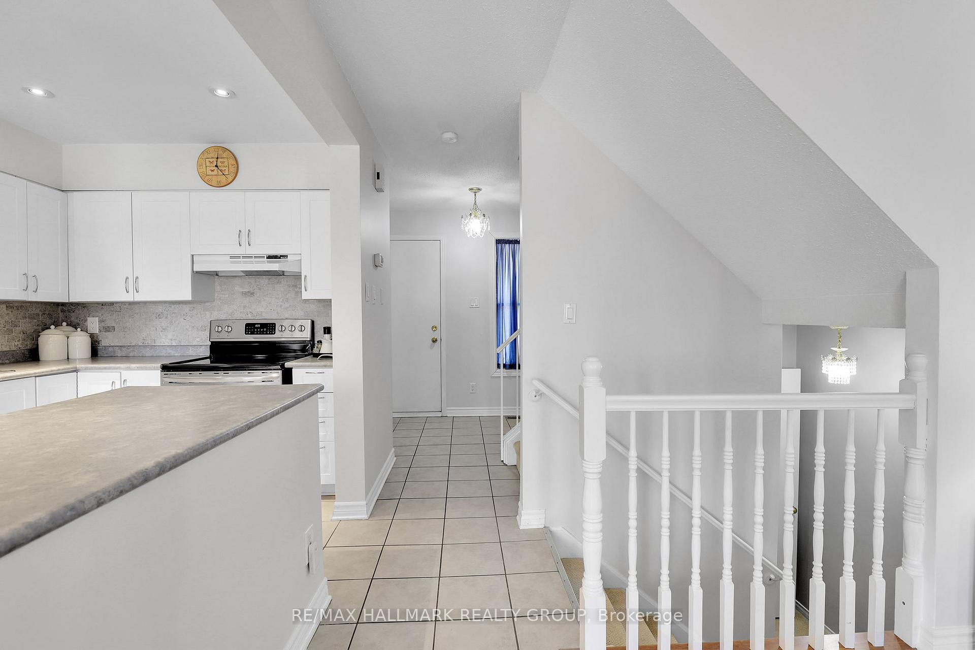 Photo 8 of 91 Langstrom Crescent, Ottawa, Hunt Club Park — HOMEH