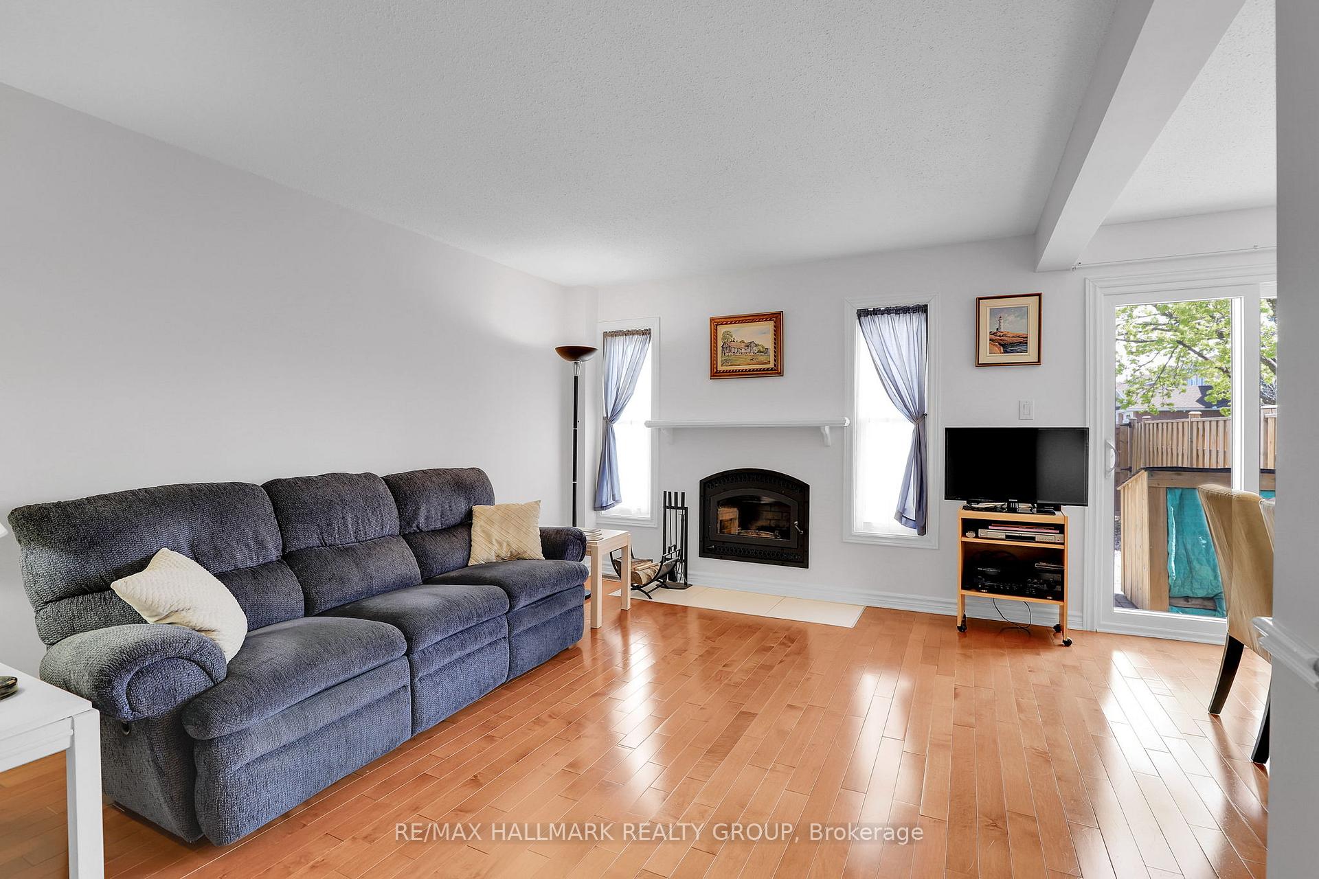 Photo 9 of 91 Langstrom Crescent, Ottawa, Hunt Club Park — HOMEH