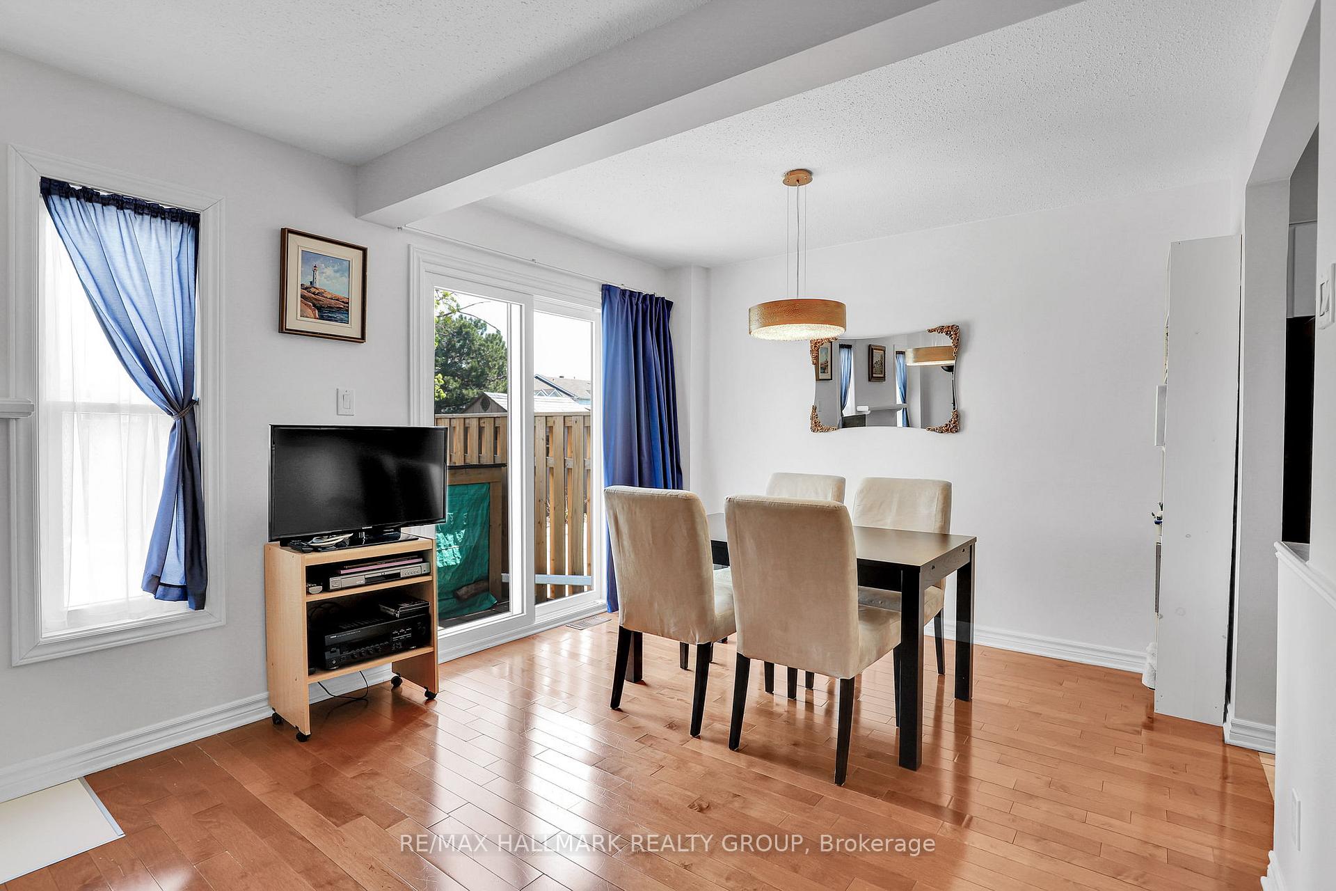 Photo 10 of 91 Langstrom Crescent, Ottawa, Hunt Club Park — HOMEH