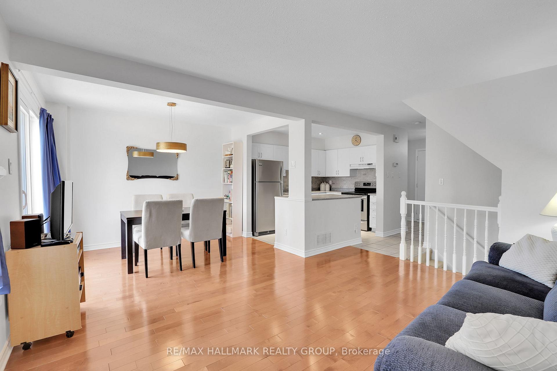 Photo 13 of 91 Langstrom Crescent, Ottawa, Hunt Club Park — HOMEH