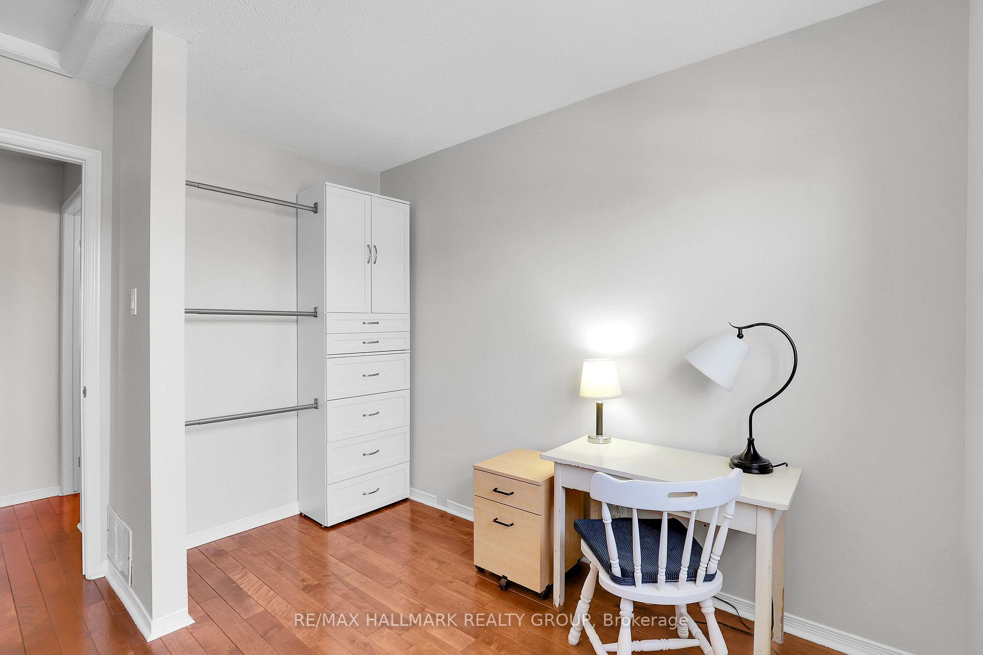 Photo 20 of 91 Langstrom Crescent, Ottawa, Hunt Club Park — HOMEH