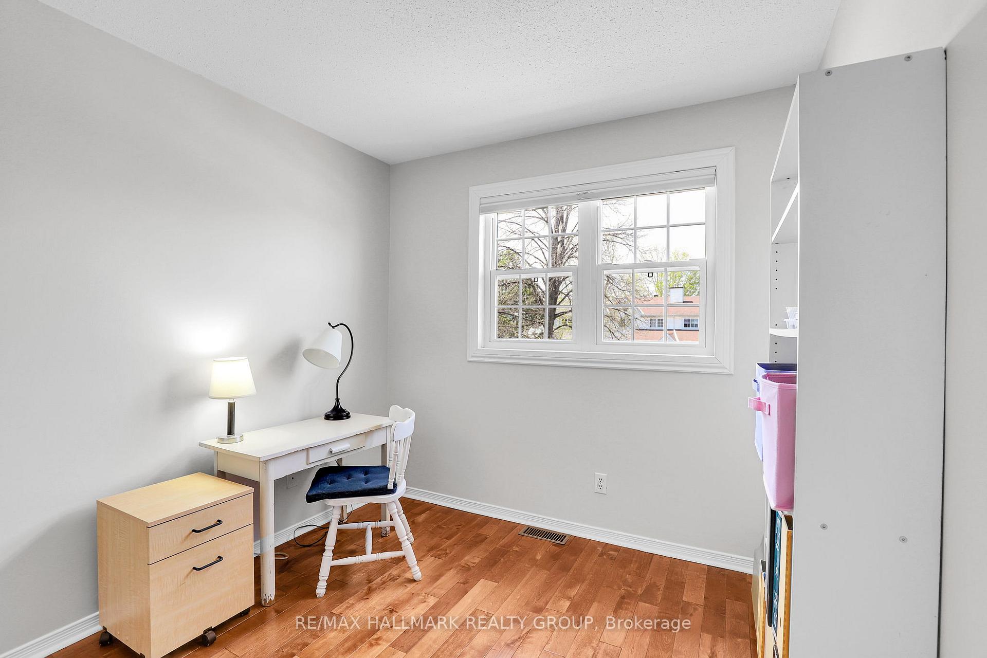 Photo 21 of 91 Langstrom Crescent, Ottawa, Hunt Club Park — HOMEH
