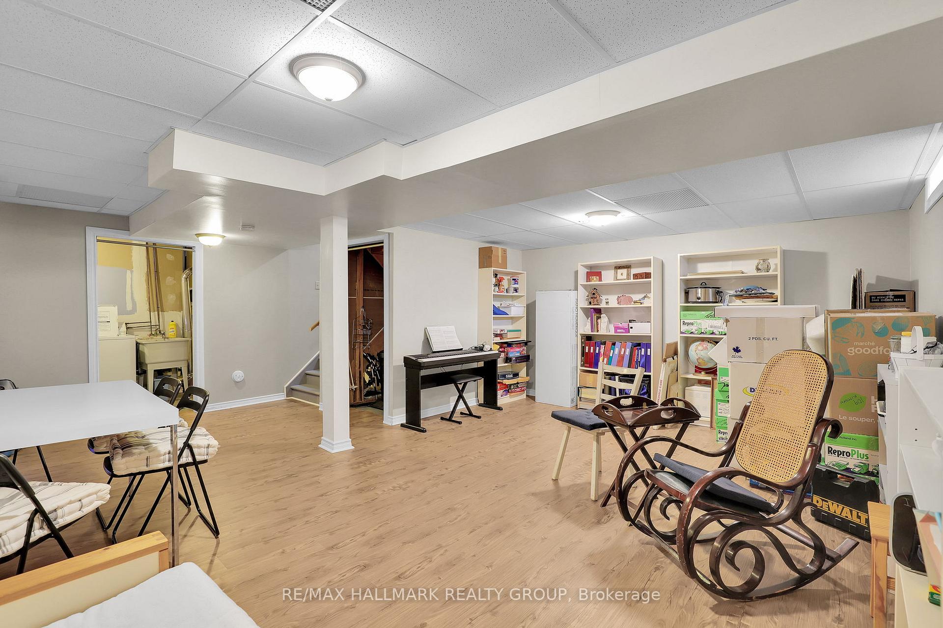 Photo 24 of 91 Langstrom Crescent, Ottawa, Hunt Club Park — HOMEH