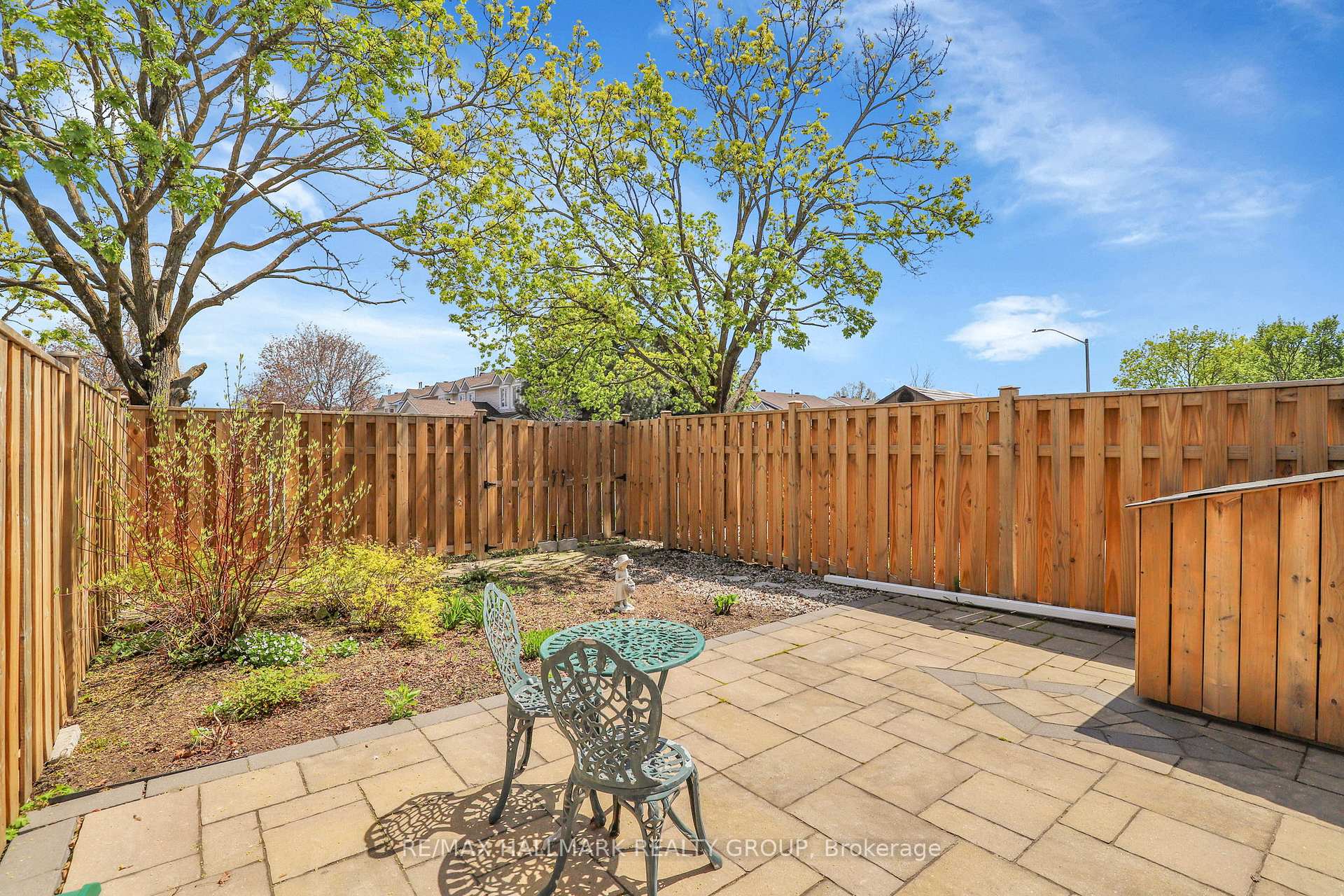 Photo 26 of 91 Langstrom Crescent, Ottawa, Hunt Club Park — HOMEH