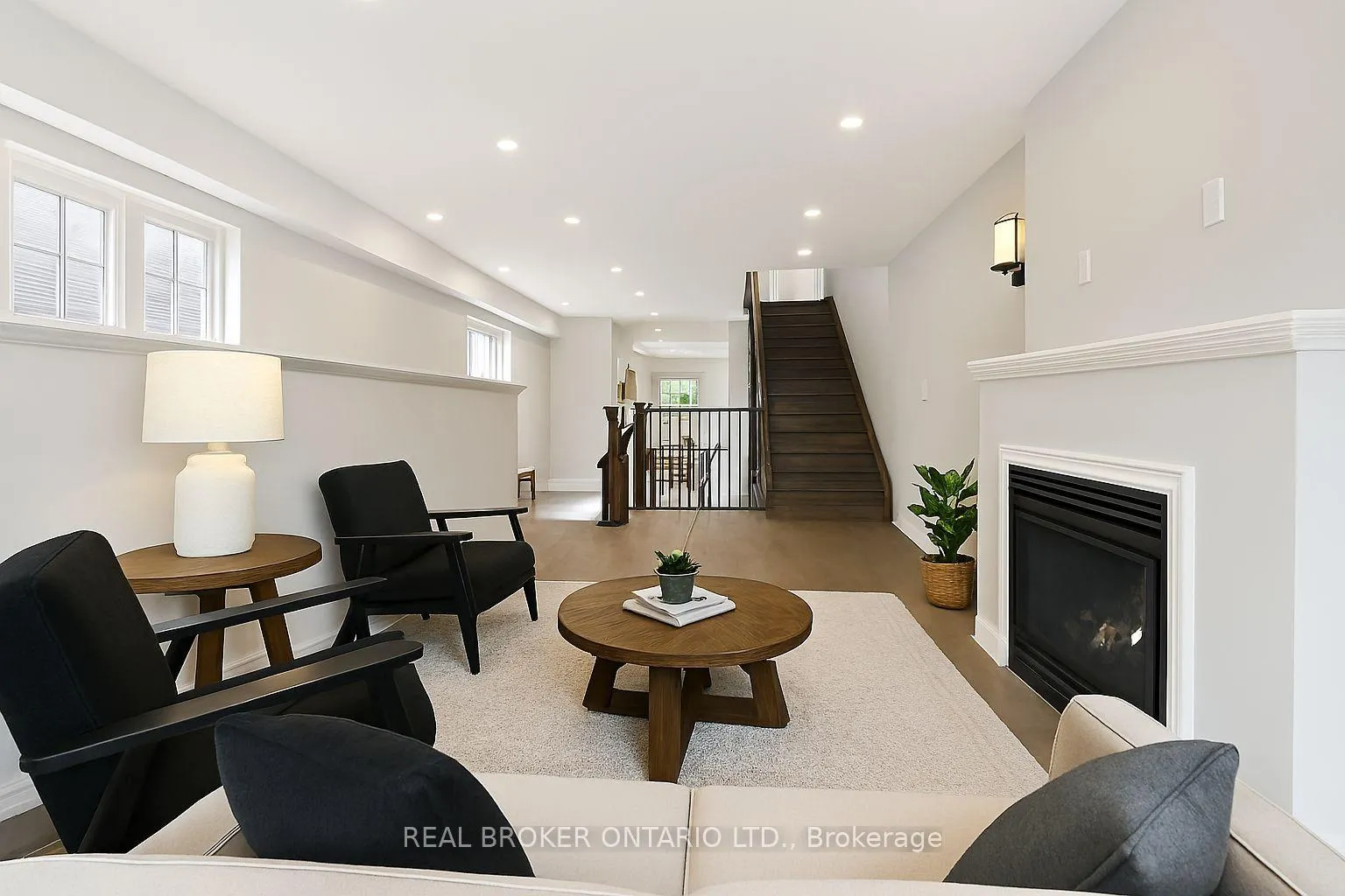 Photo 4 of 108 Hatherley Road, Toronto, Caledonia-Fairbank — HOMEH