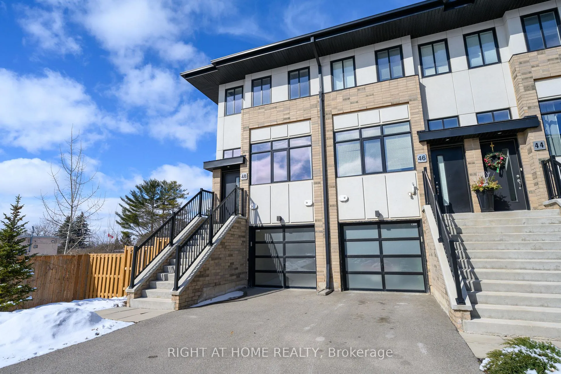 Photo 1 of 48 Markle Crescent, Hamilton, Ancaster — HOMEH