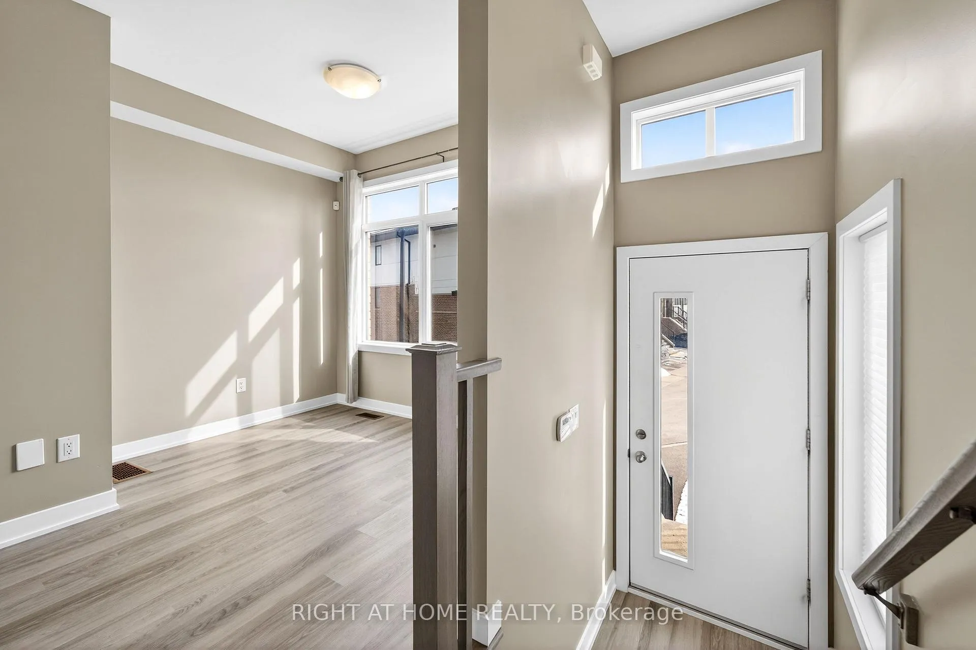 Photo 6 of 48 Markle Crescent, Hamilton, Ancaster — HOMEH