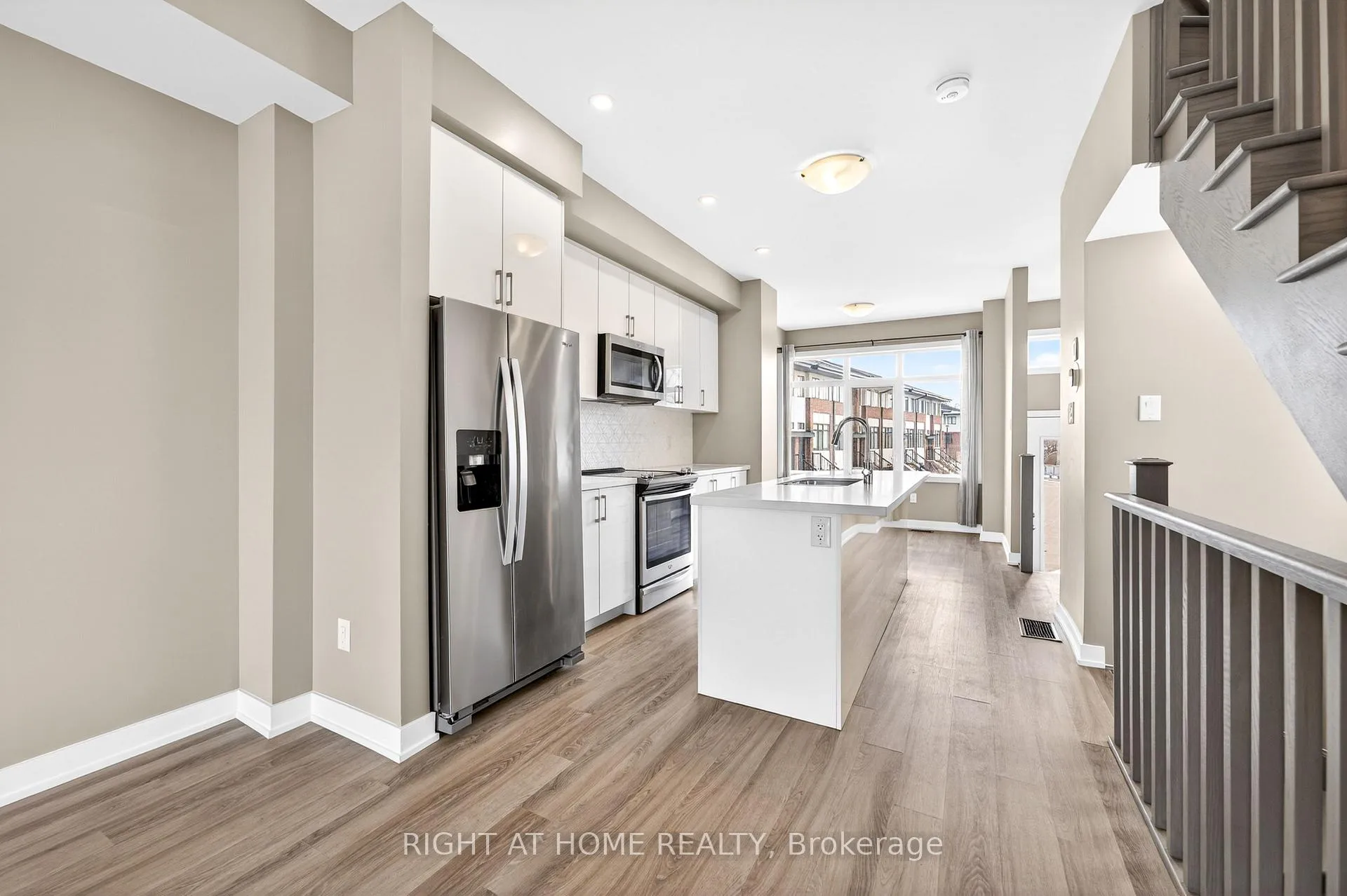 Photo 9 of 48 Markle Crescent, Hamilton, Ancaster — HOMEH