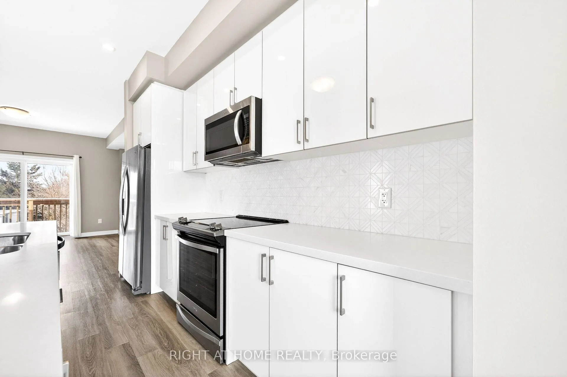 Photo 11 of 48 Markle Crescent, Hamilton, Ancaster — HOMEH
