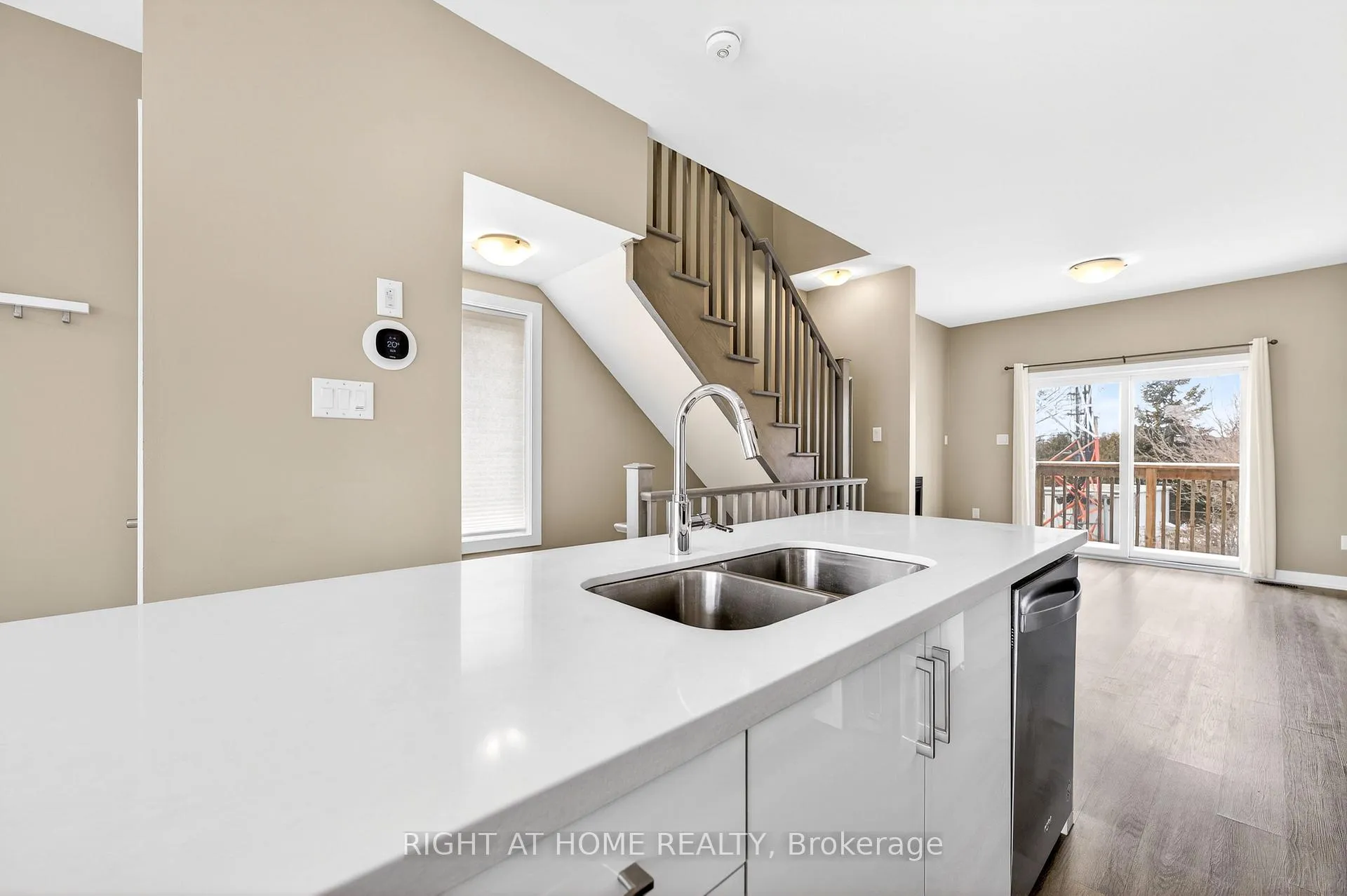 Photo 13 of 48 Markle Crescent, Hamilton, Ancaster — HOMEH