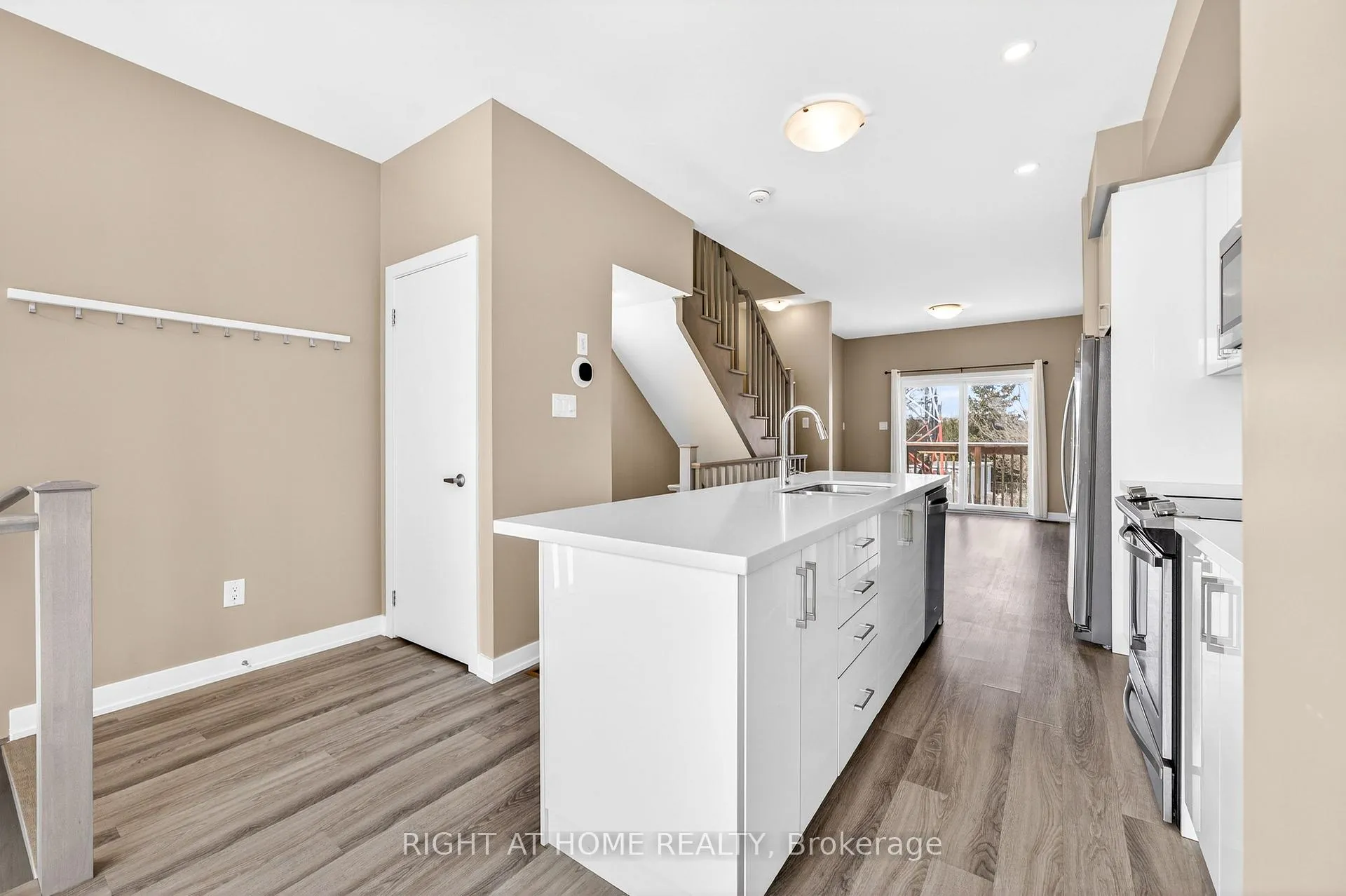 Photo 15 of 48 Markle Crescent, Hamilton, Ancaster — HOMEH