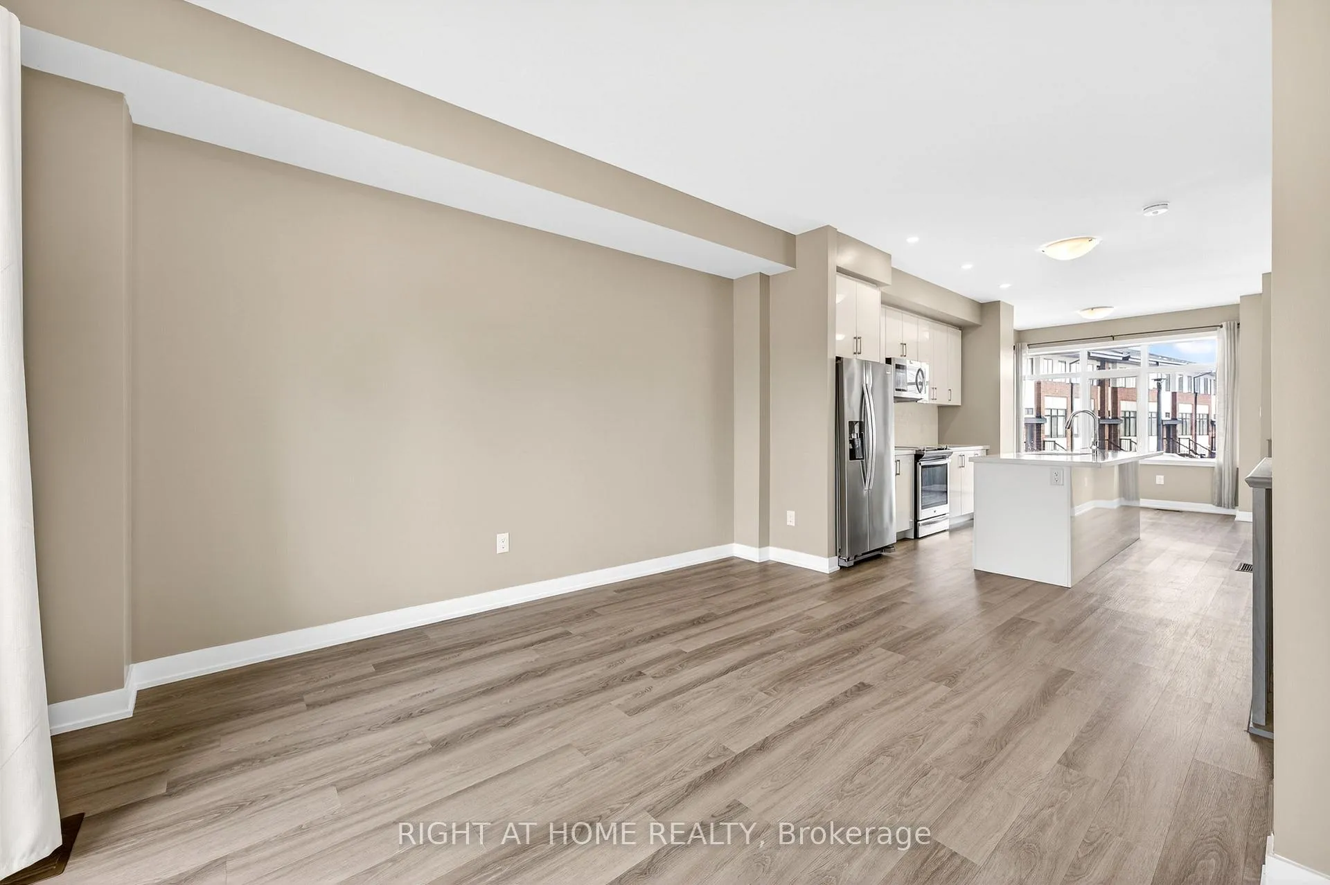 Photo 18 of 48 Markle Crescent, Hamilton, Ancaster — HOMEH