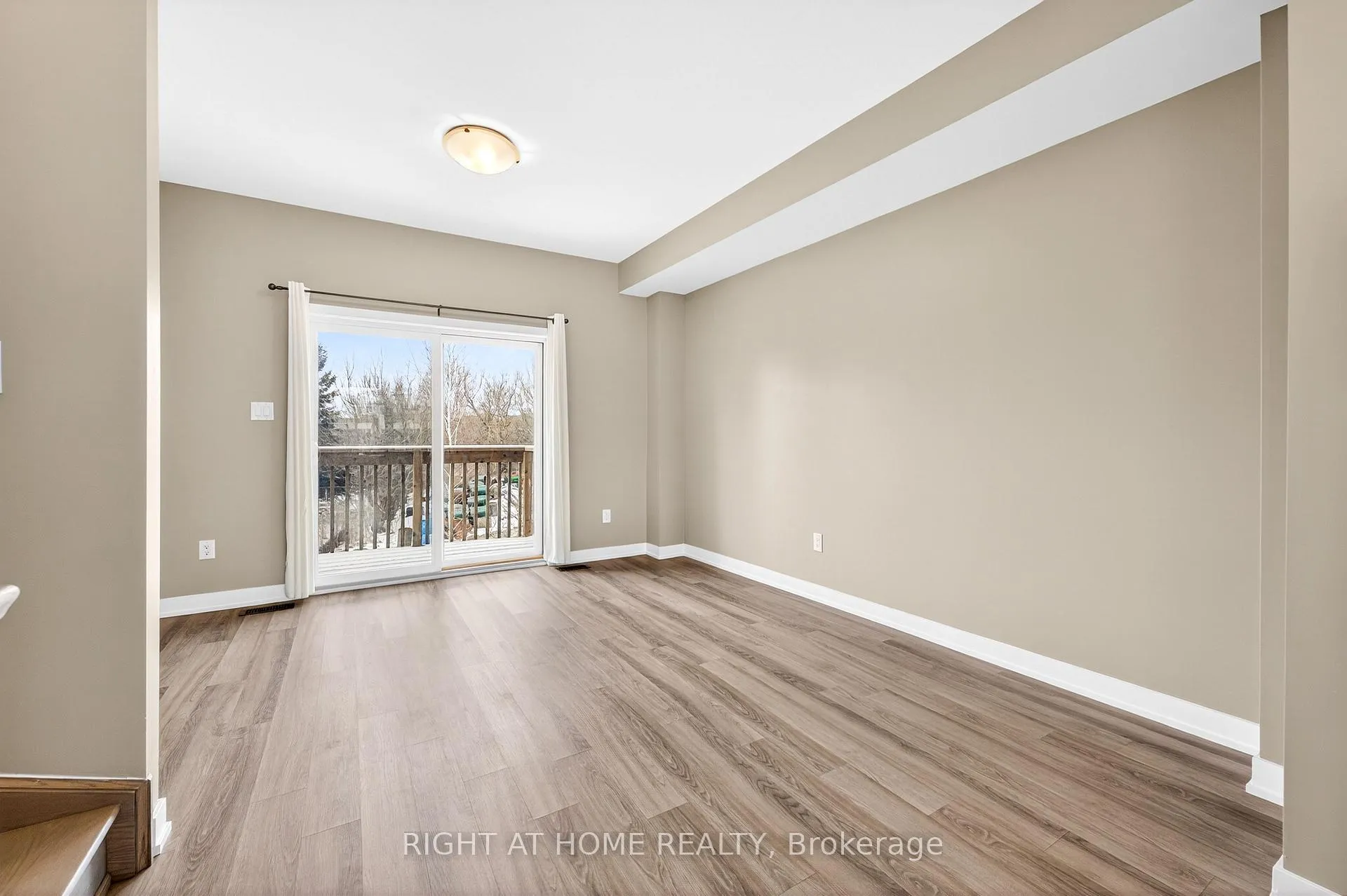 Photo 22 of 48 Markle Crescent, Hamilton, Ancaster — HOMEH